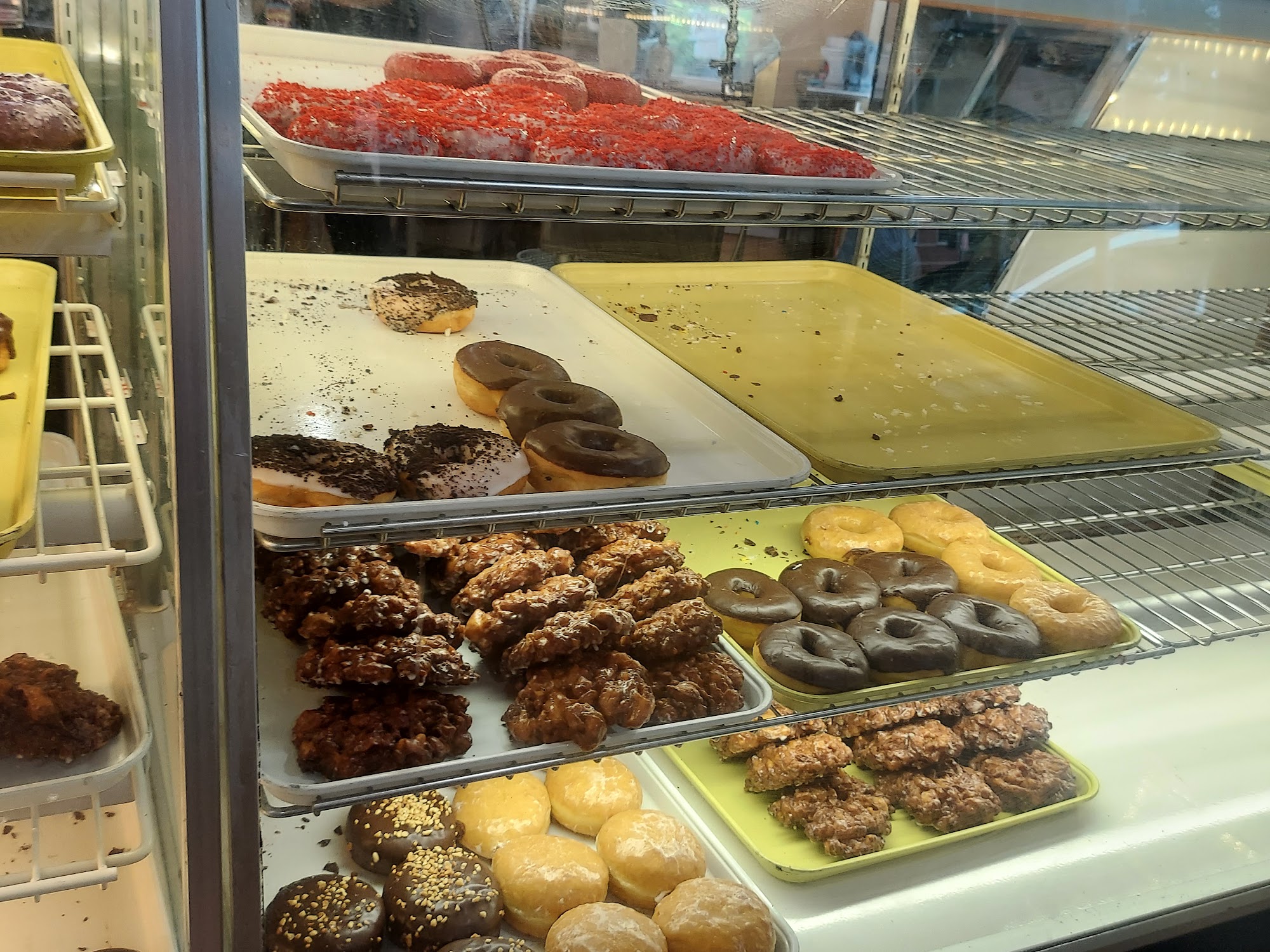 Rainbow Donuts & Deli