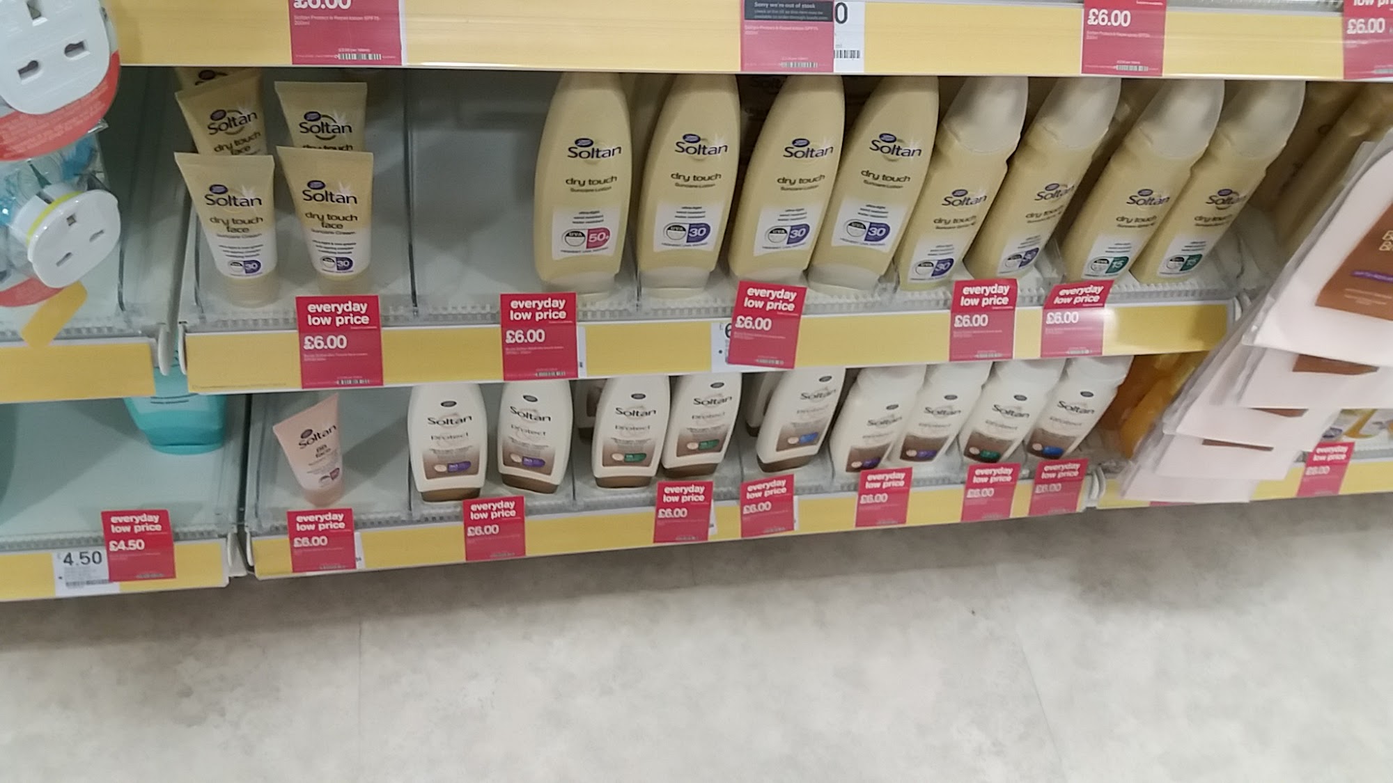 Boots Dunfermline