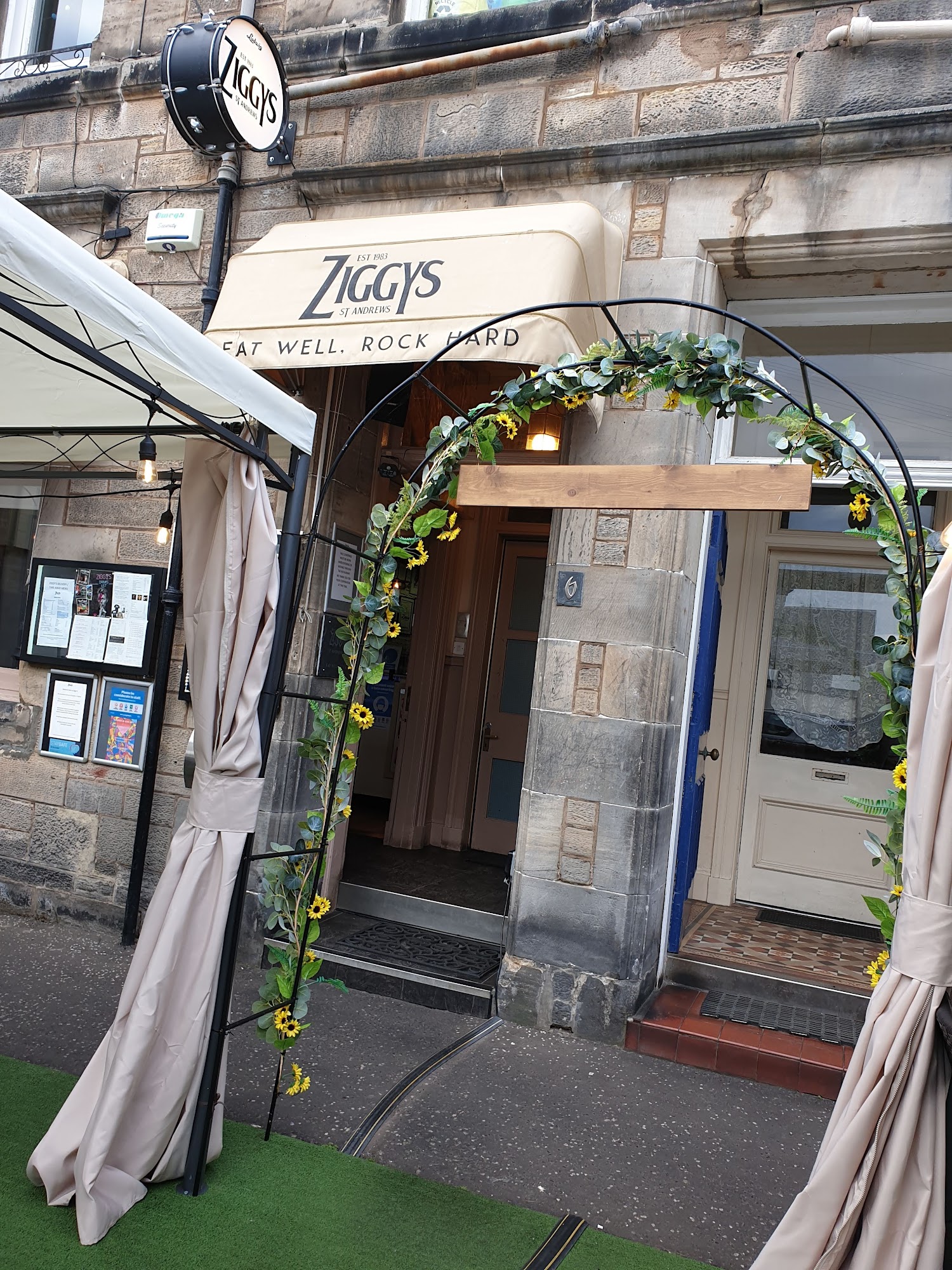 Ziggys 6 Murray Pl, St Andrews