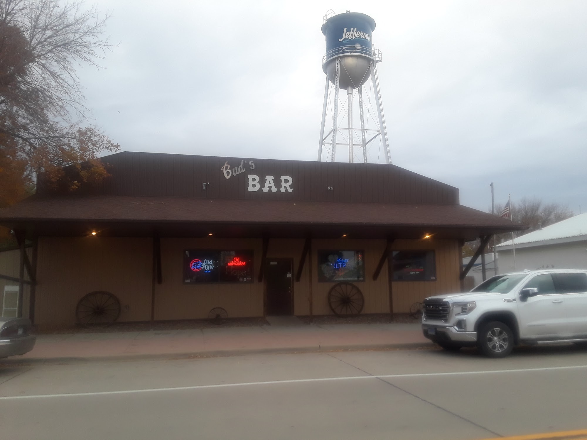 Bud's Bar