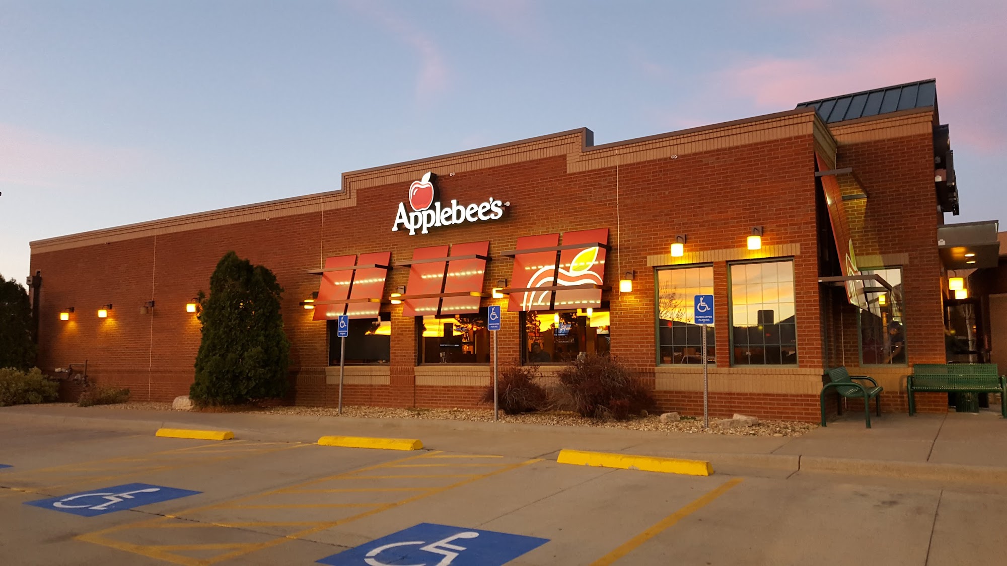 Applebee's Grill + Bar