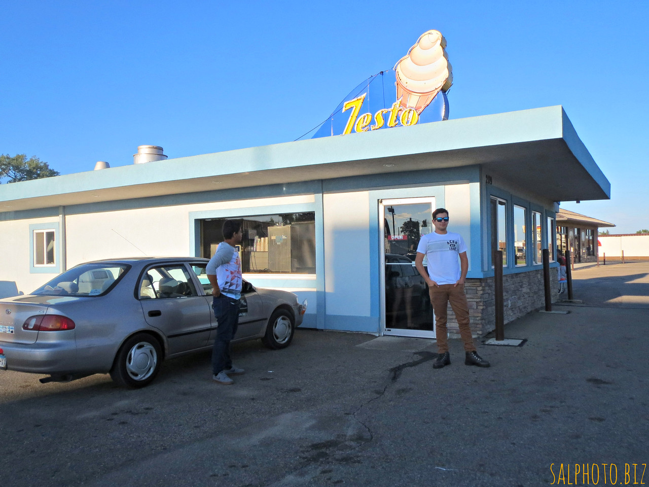 Zesto Drive-In