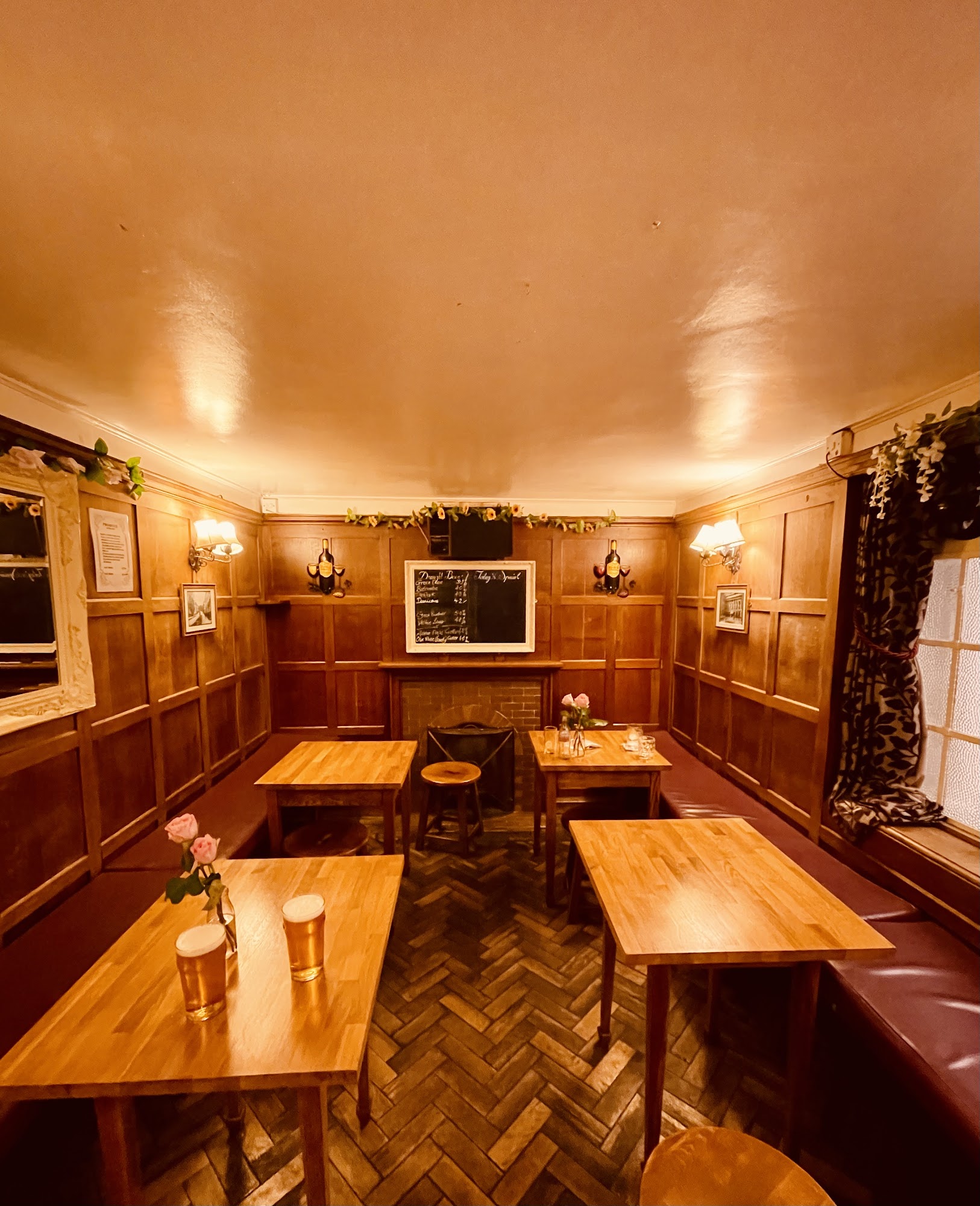 The Old Green Tree 12 Green St, Bath
