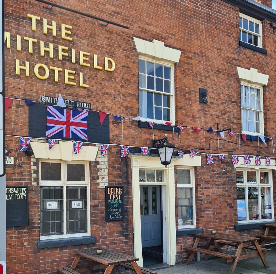 Smithfield Hotel 37 High St, Uttoxeter
