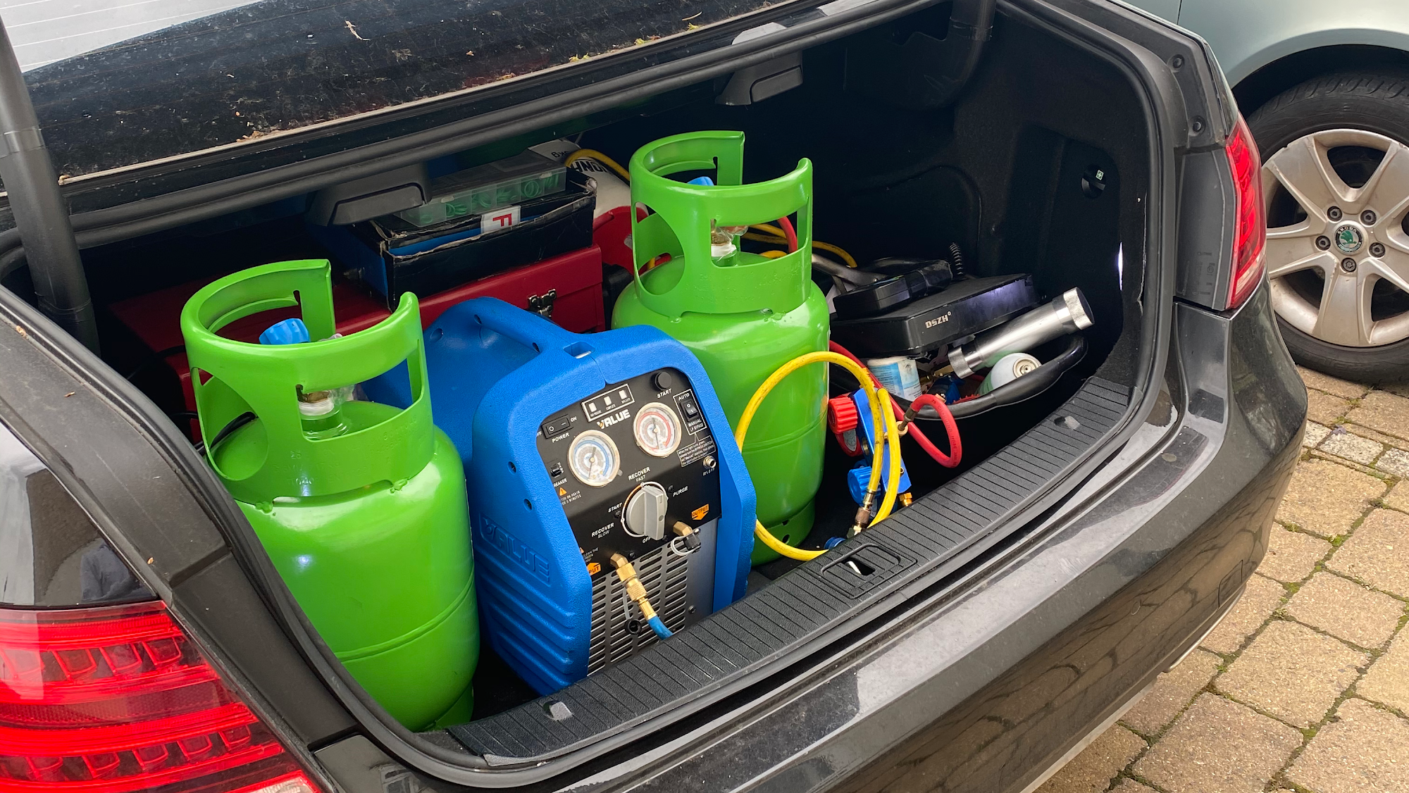 CAR AIR CON REGAS & SERVICE ANY CAR REFILL £45(NO REFILL NO CHARGE) F-GAS CERTIFIED Staines