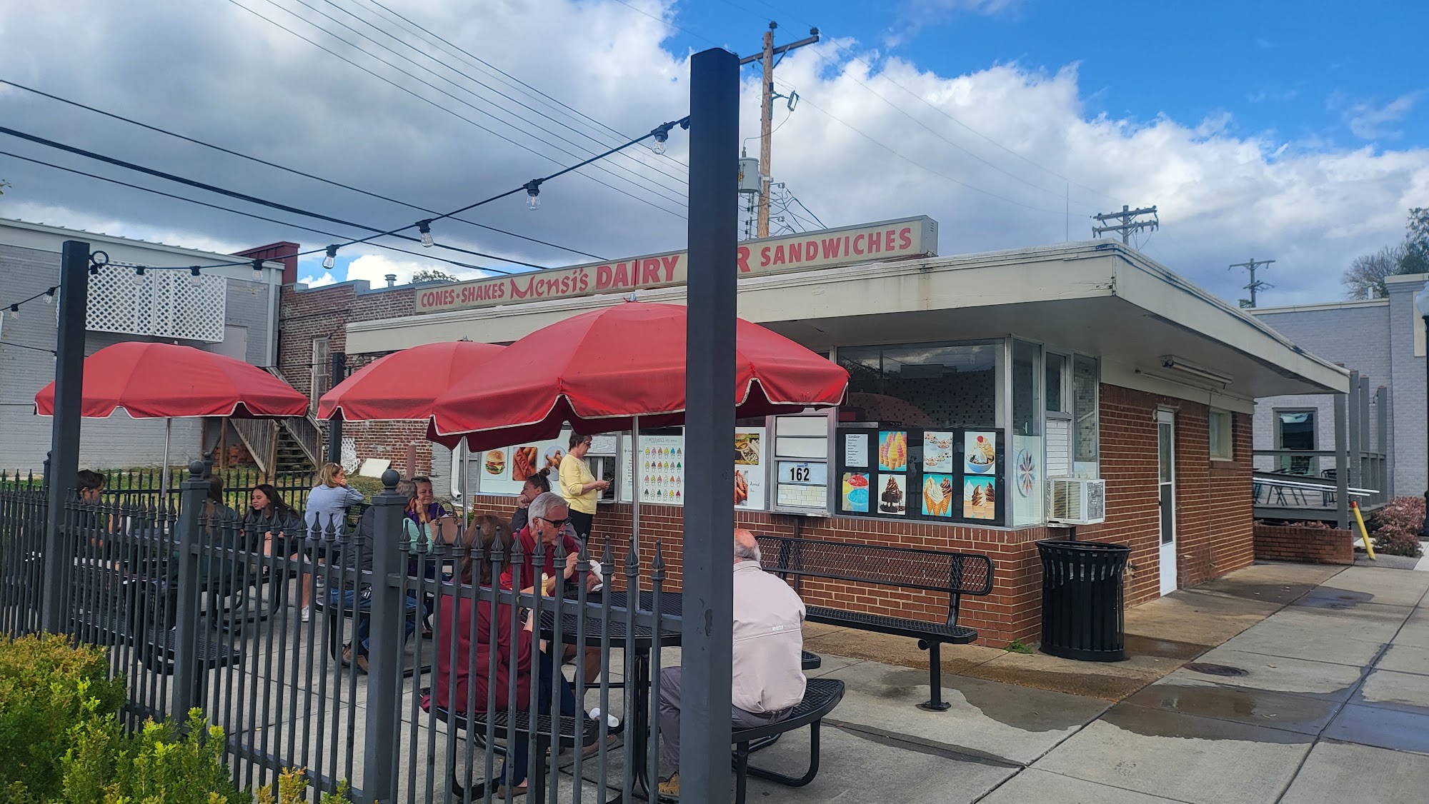 Mensi's Dairy Bar