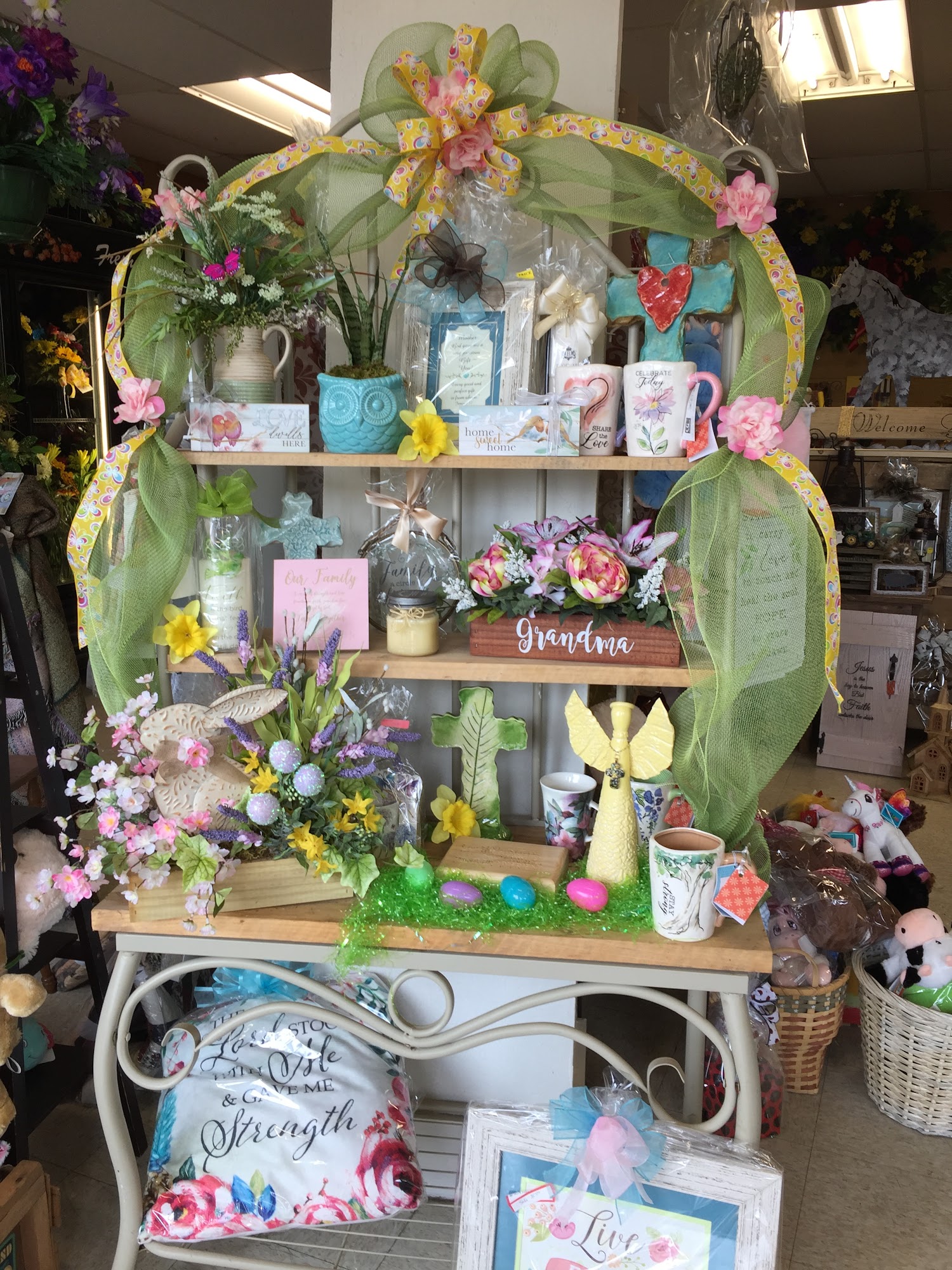 Henderson Florist and Gift Shop 669 E Main St, Henderson Tennessee 38340