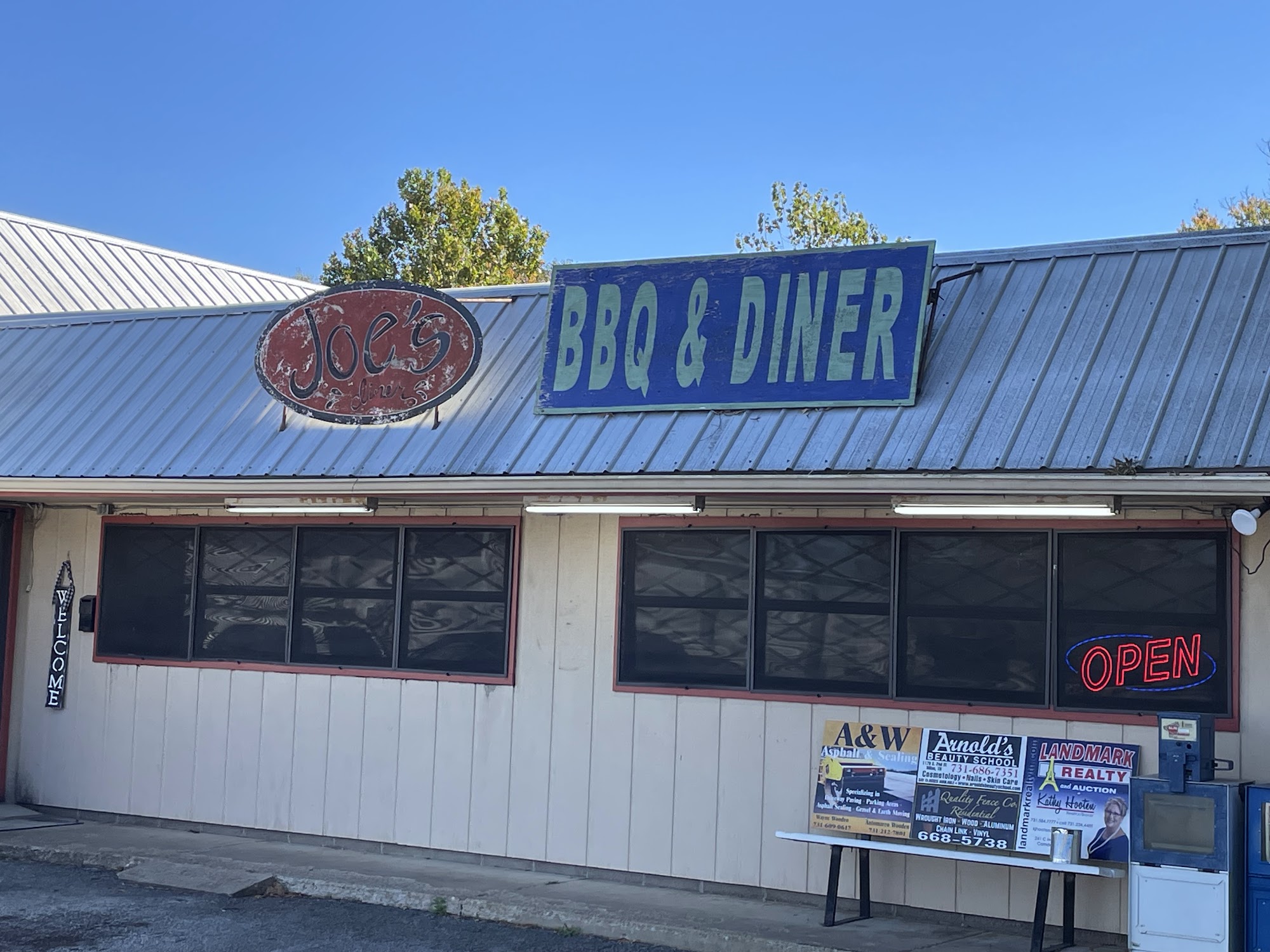 Joe's BBQ & Diner