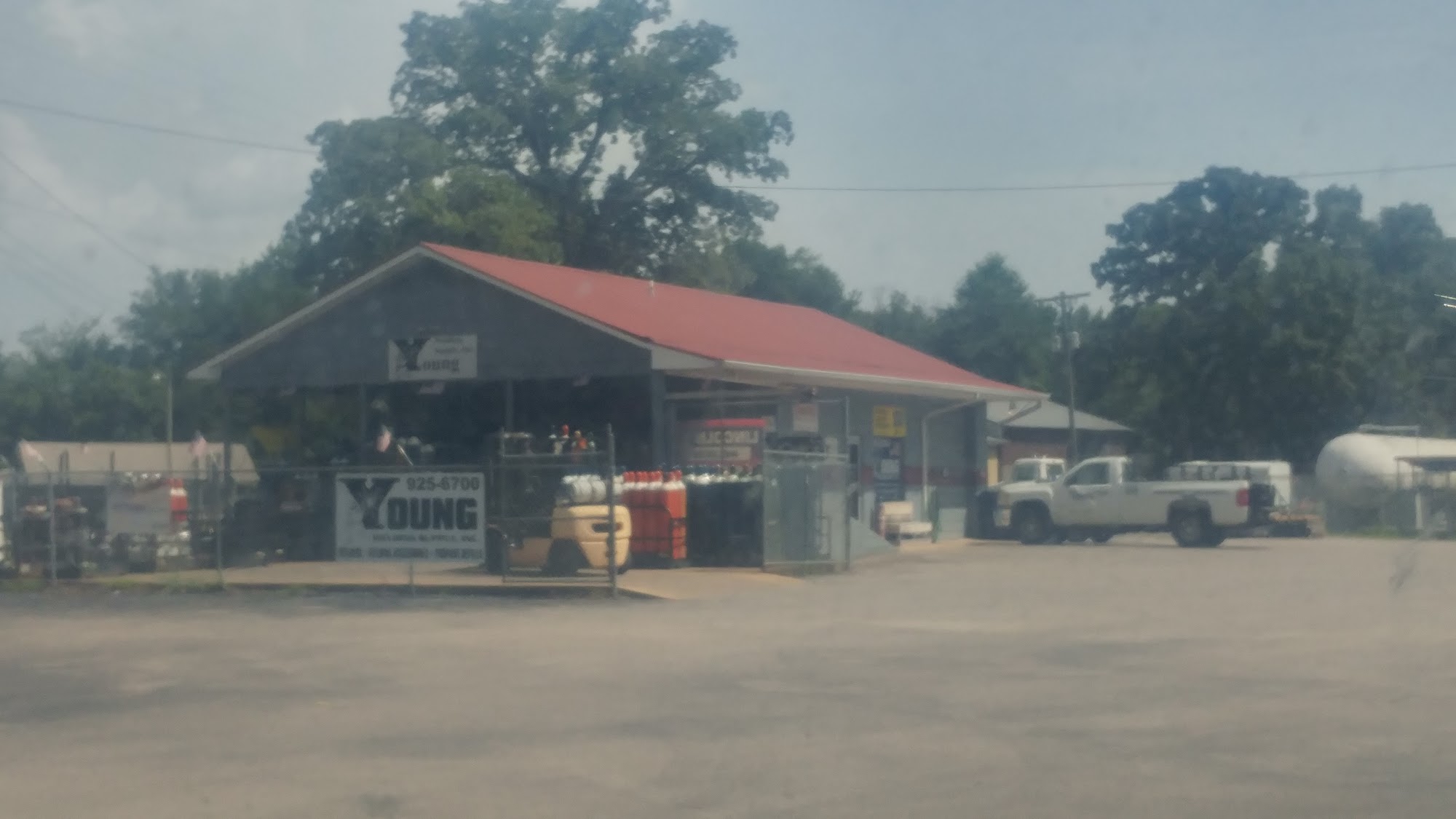 Young Welding Supply 460 Pinhook Dr, Savannah Tennessee 38372