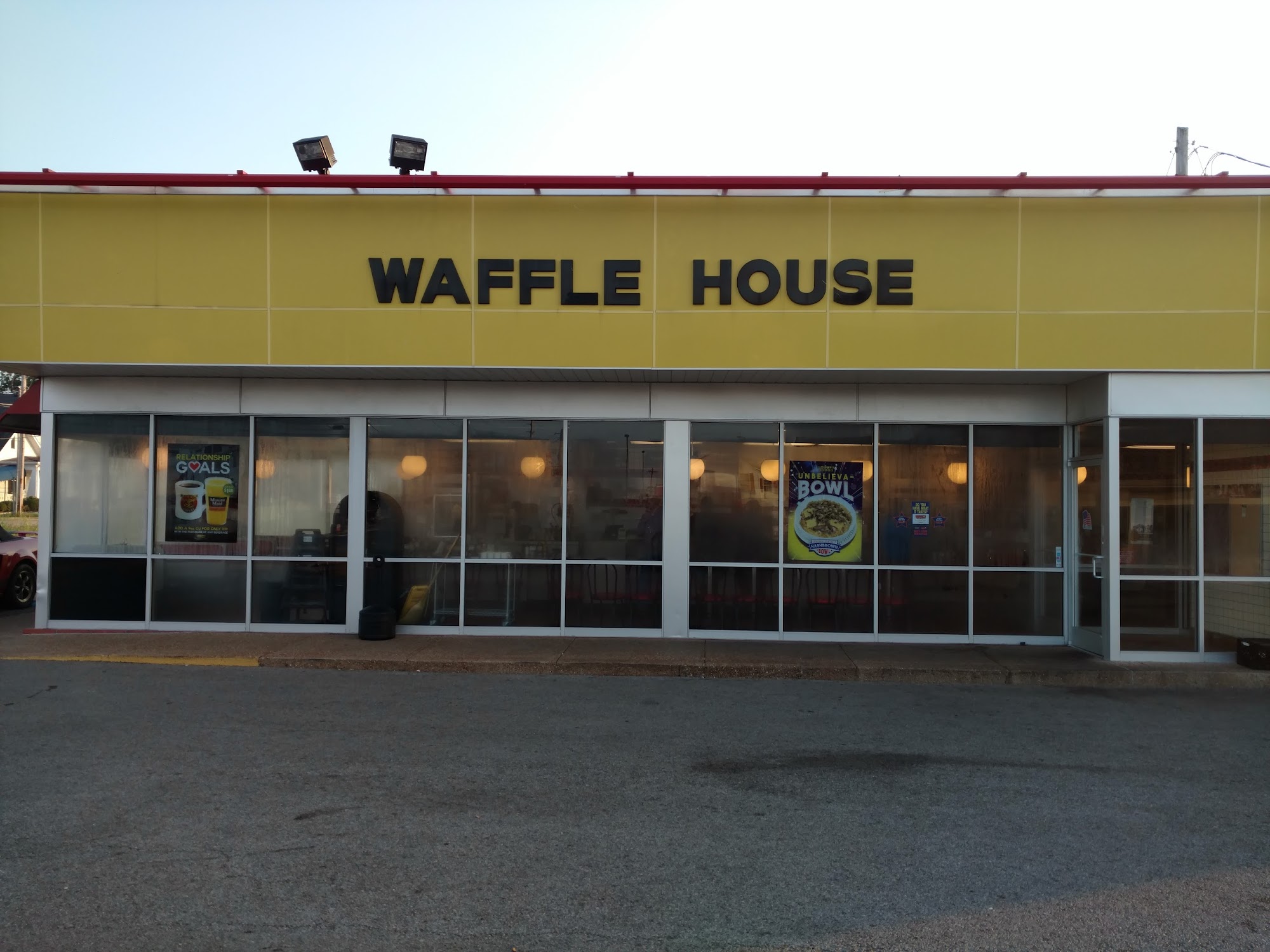 Waffle House 730 N Main St, Shelbyville, TN 37160