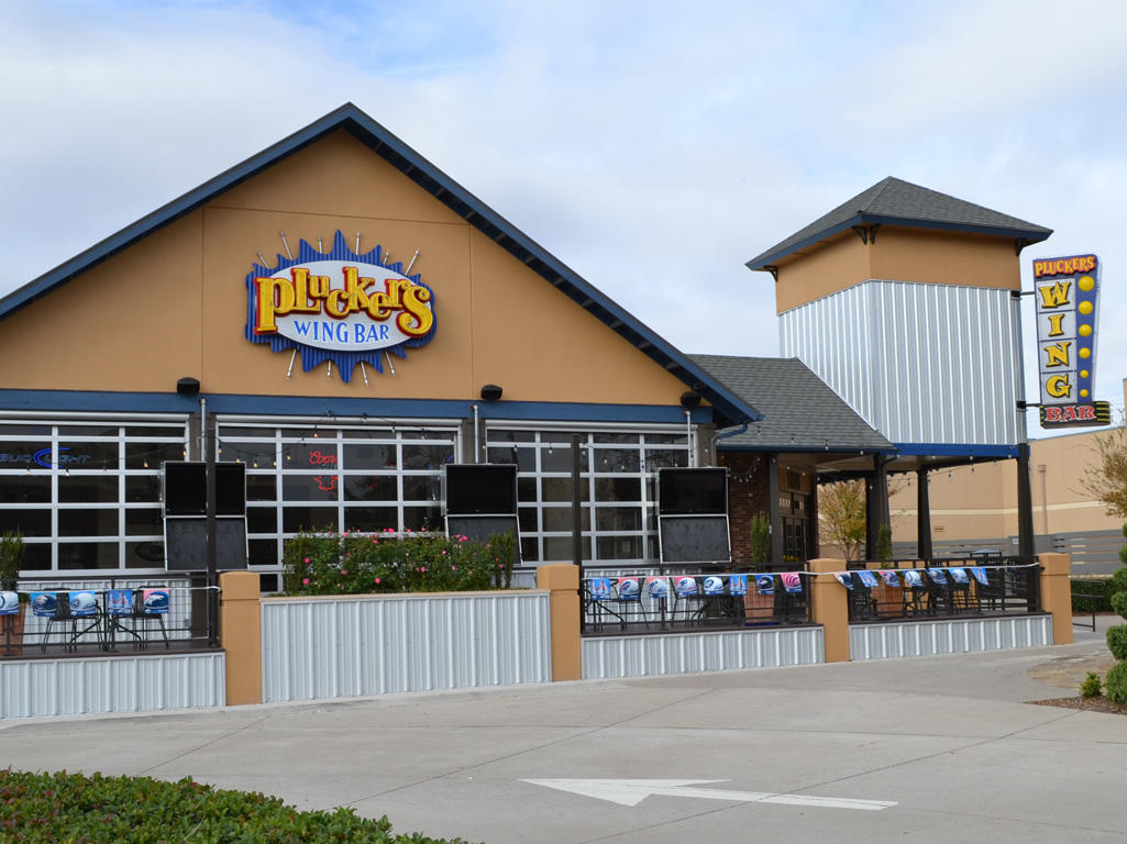 Pluckers Wing Bar