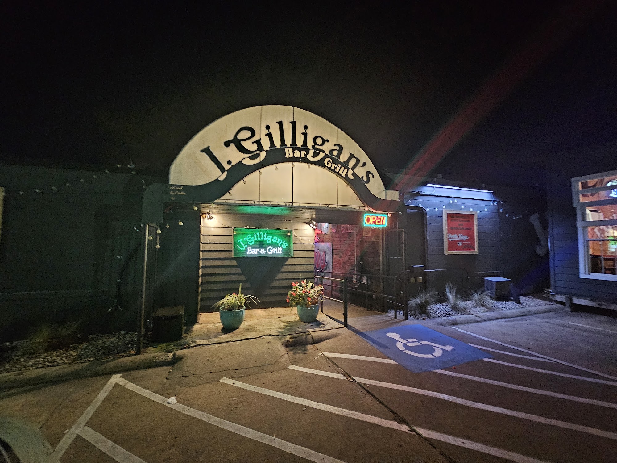 J. Gilligan's Bar & Grill