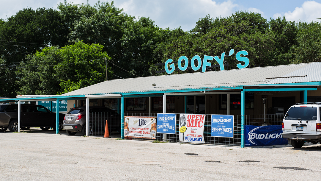 Goofy’s Bar and Grill