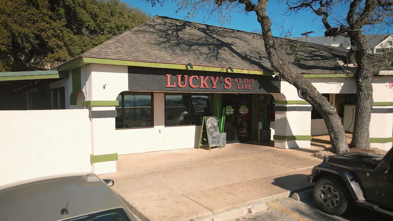 Lucky's Sports Bar & Grill