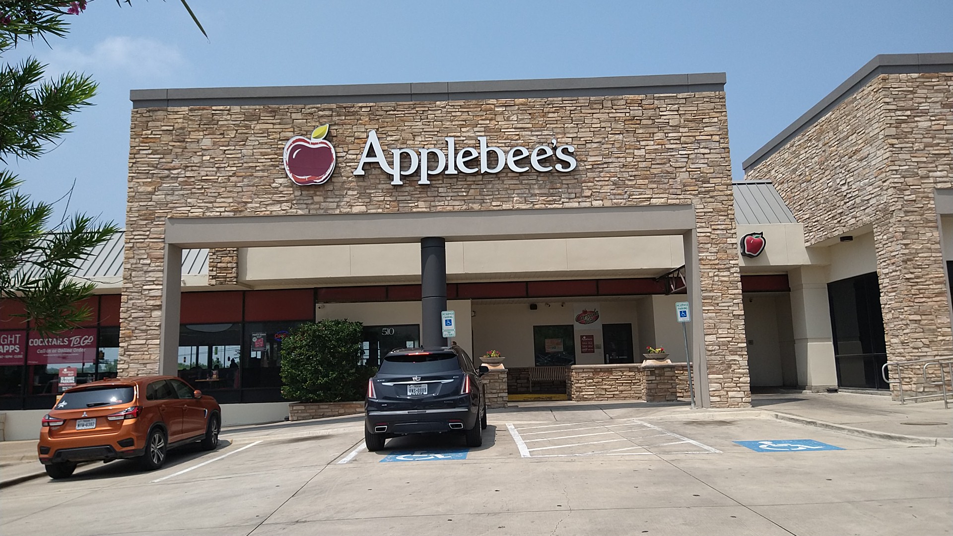 Applebee's Grill + Bar