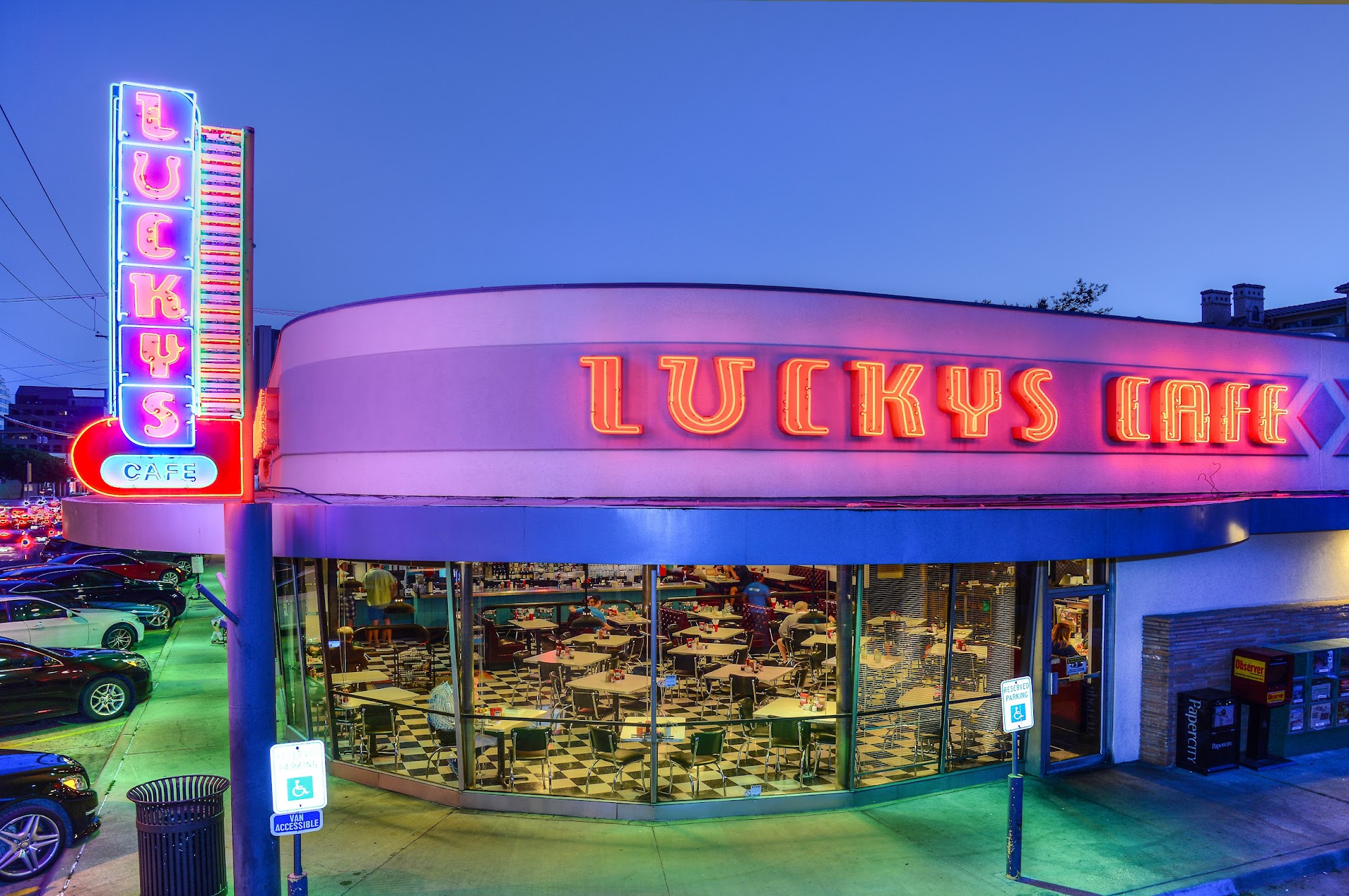 Luckys Café