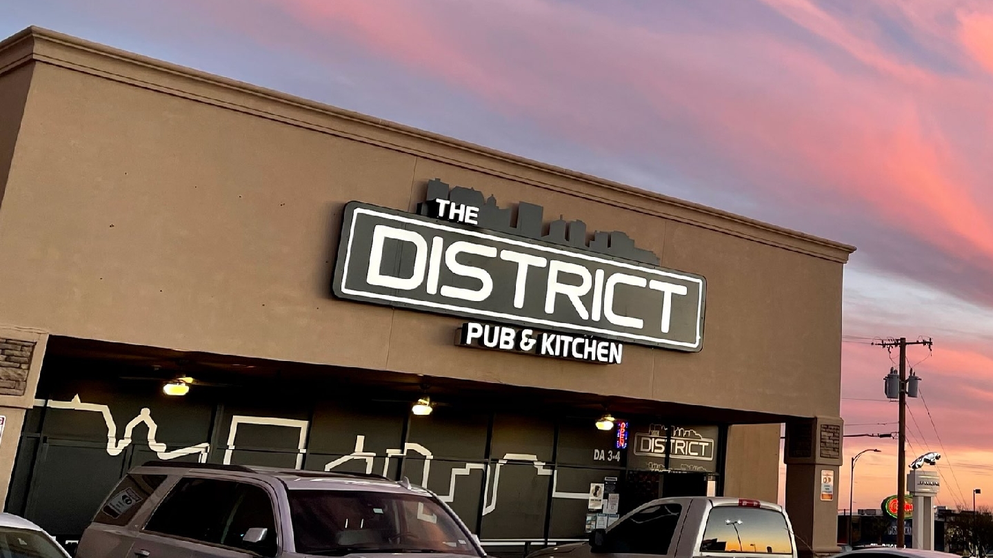 The District Pub & Kitchen