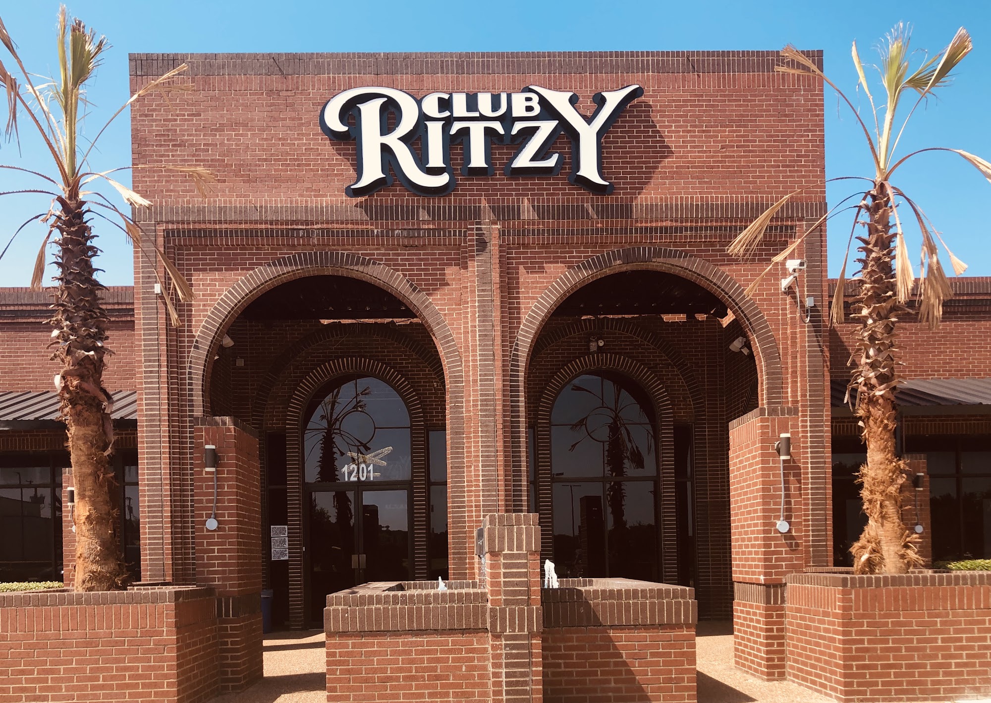 Club Ritzy