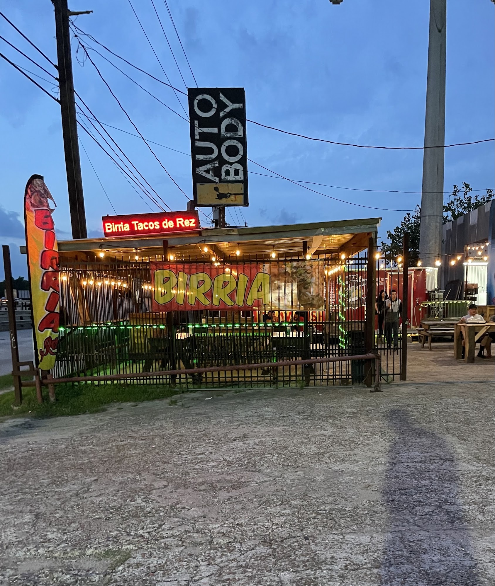 Birrieria y Taqueria Houston (Food Truck)