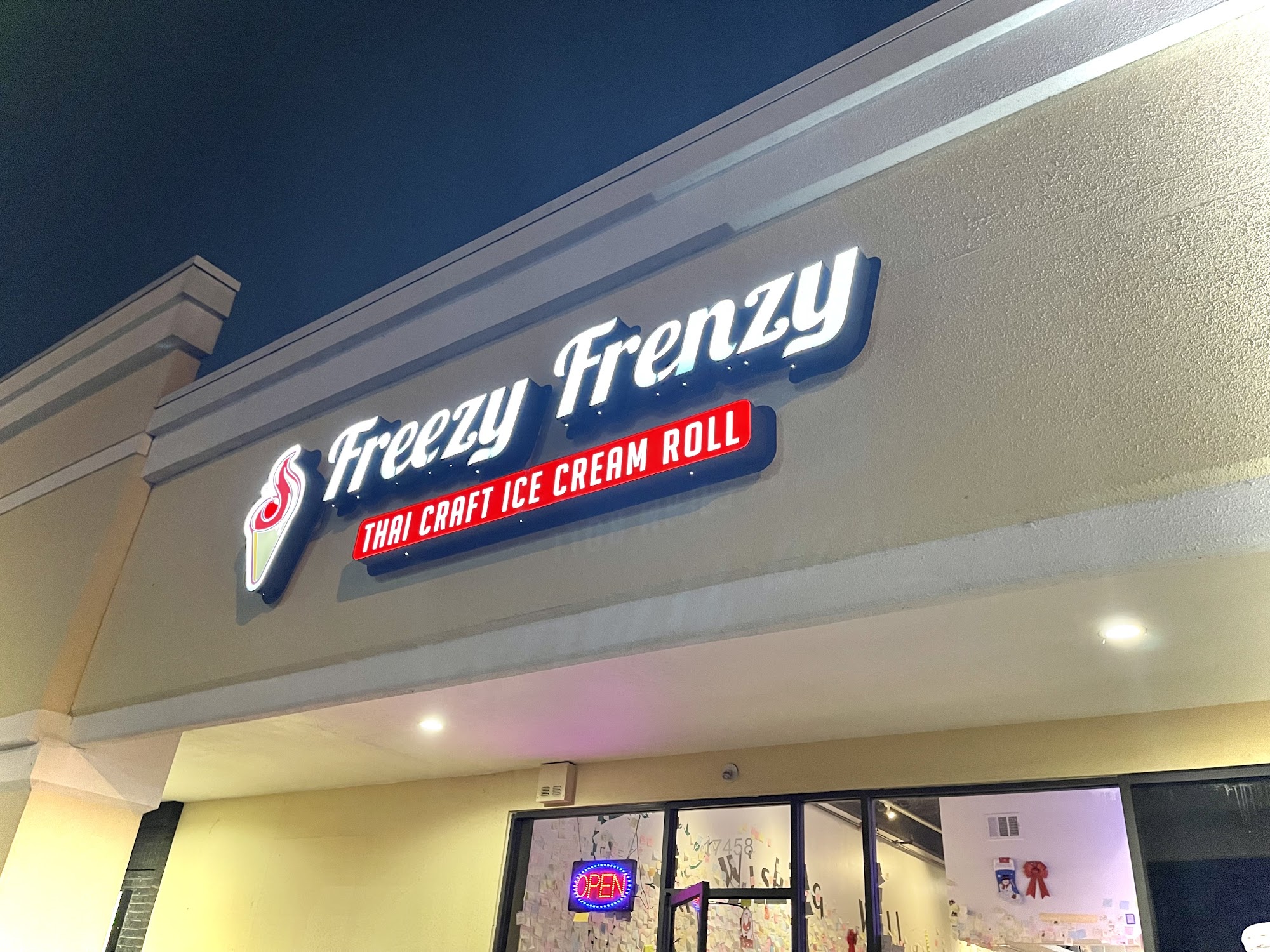 Freezy Frenzy thai ice cream roll