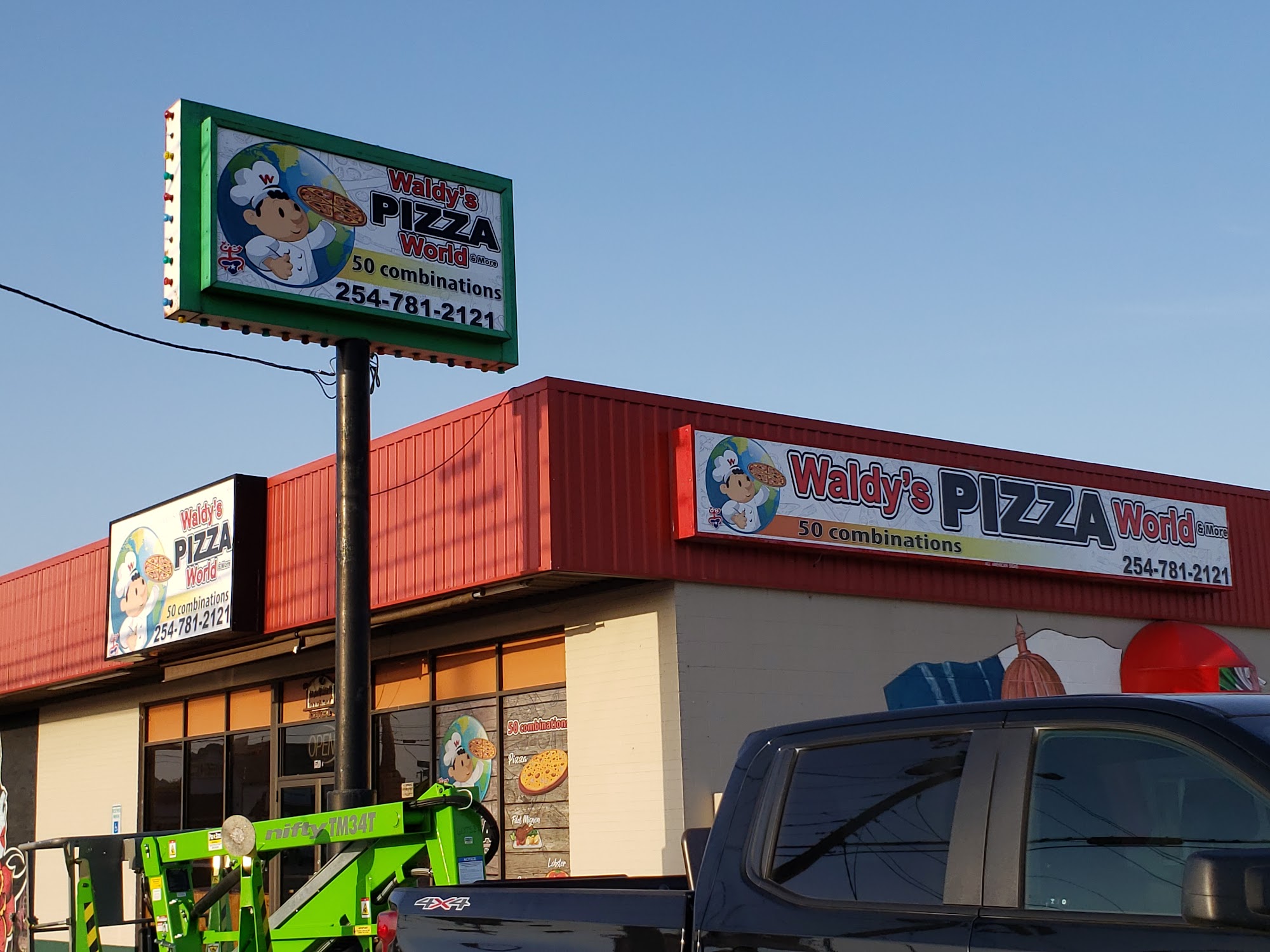 Waldy’s Pizza World & More