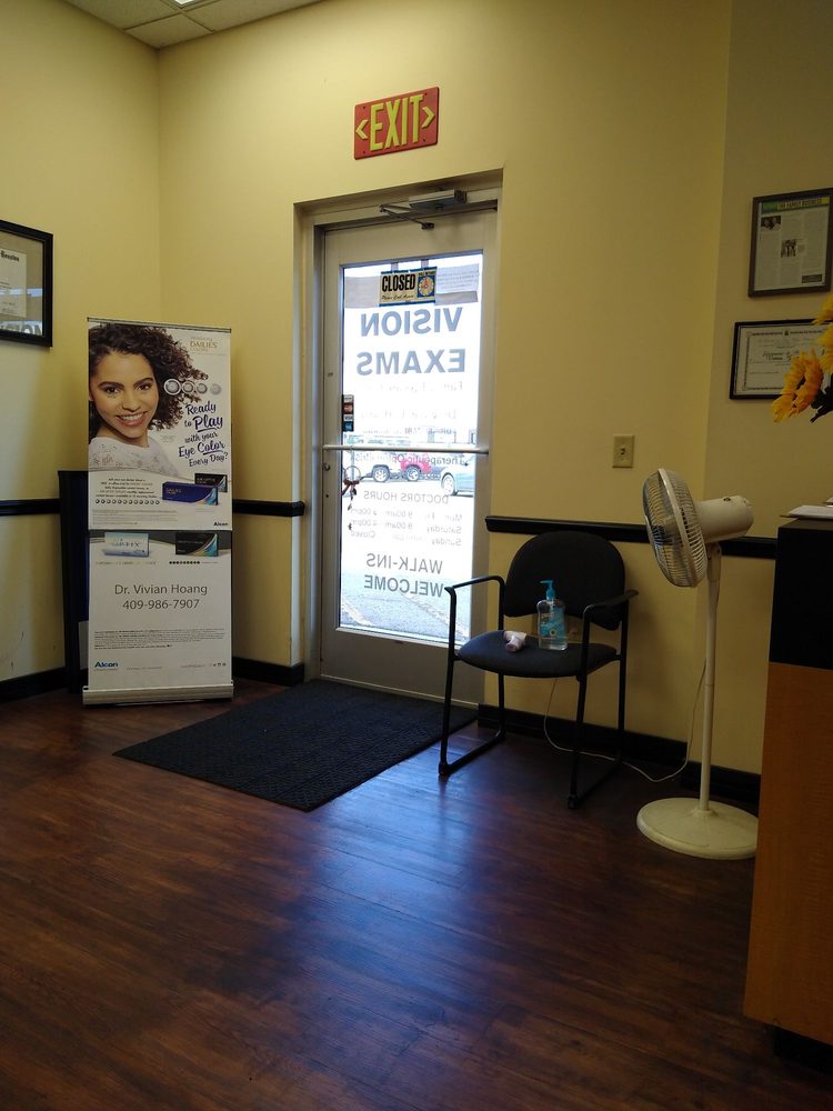 Family Eye Care Clinic 6410 I-45, La Marque Texas 77568