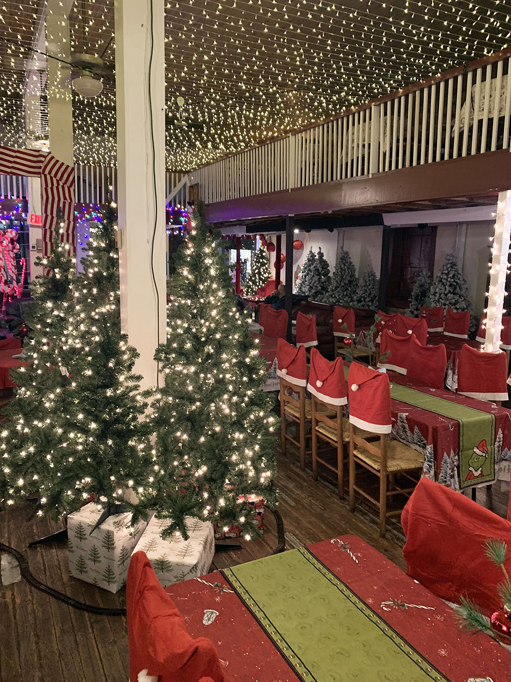 Santa's Workshop: Popup Christmas Bar & Restaurant