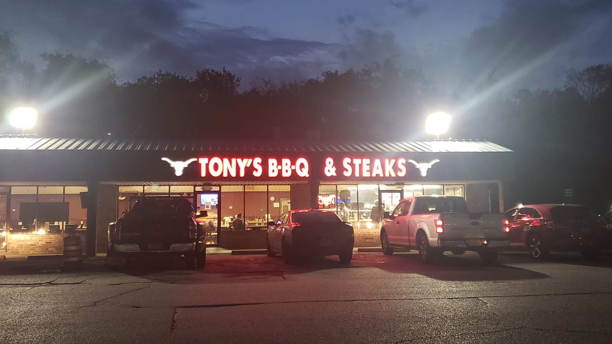Tony's BBQ & Steakhouse