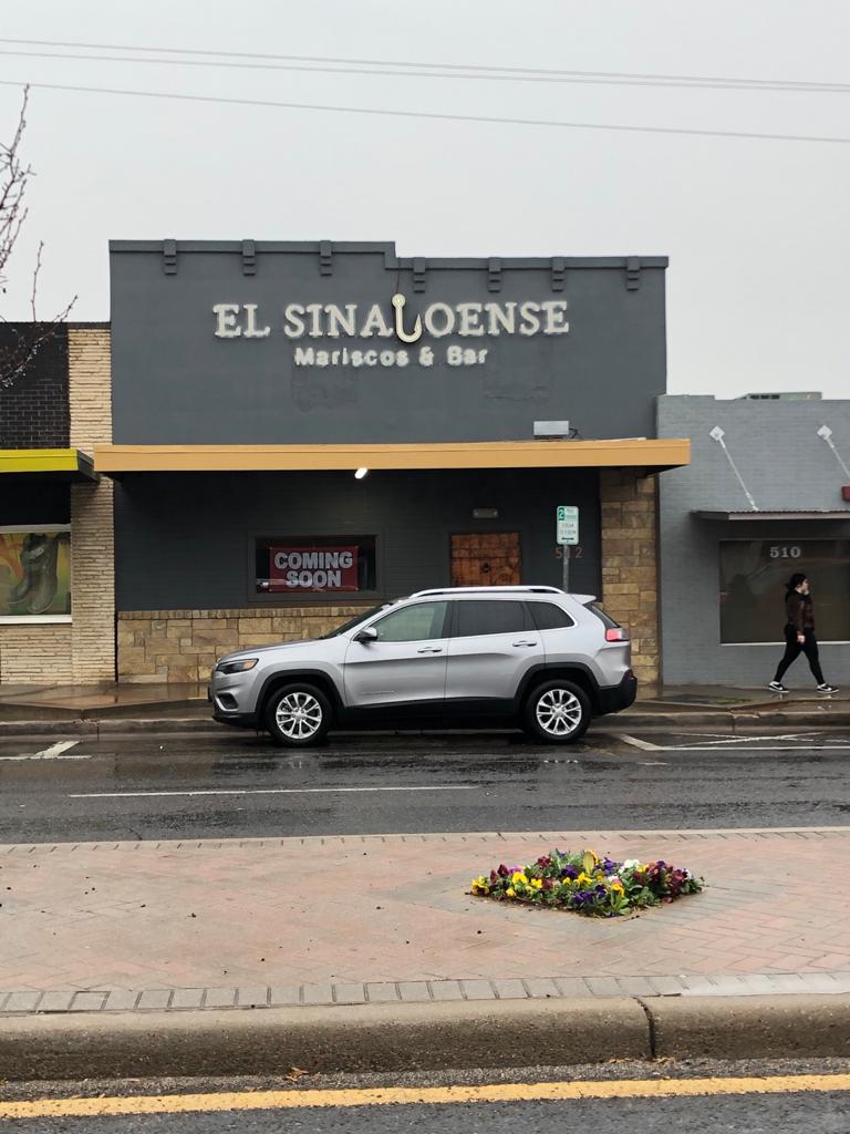 El Sinaloense Mariscos & Bar