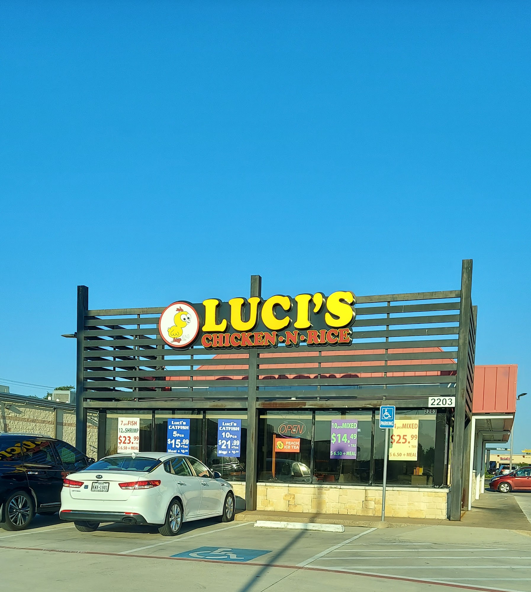 Luci's Chicken N Rice