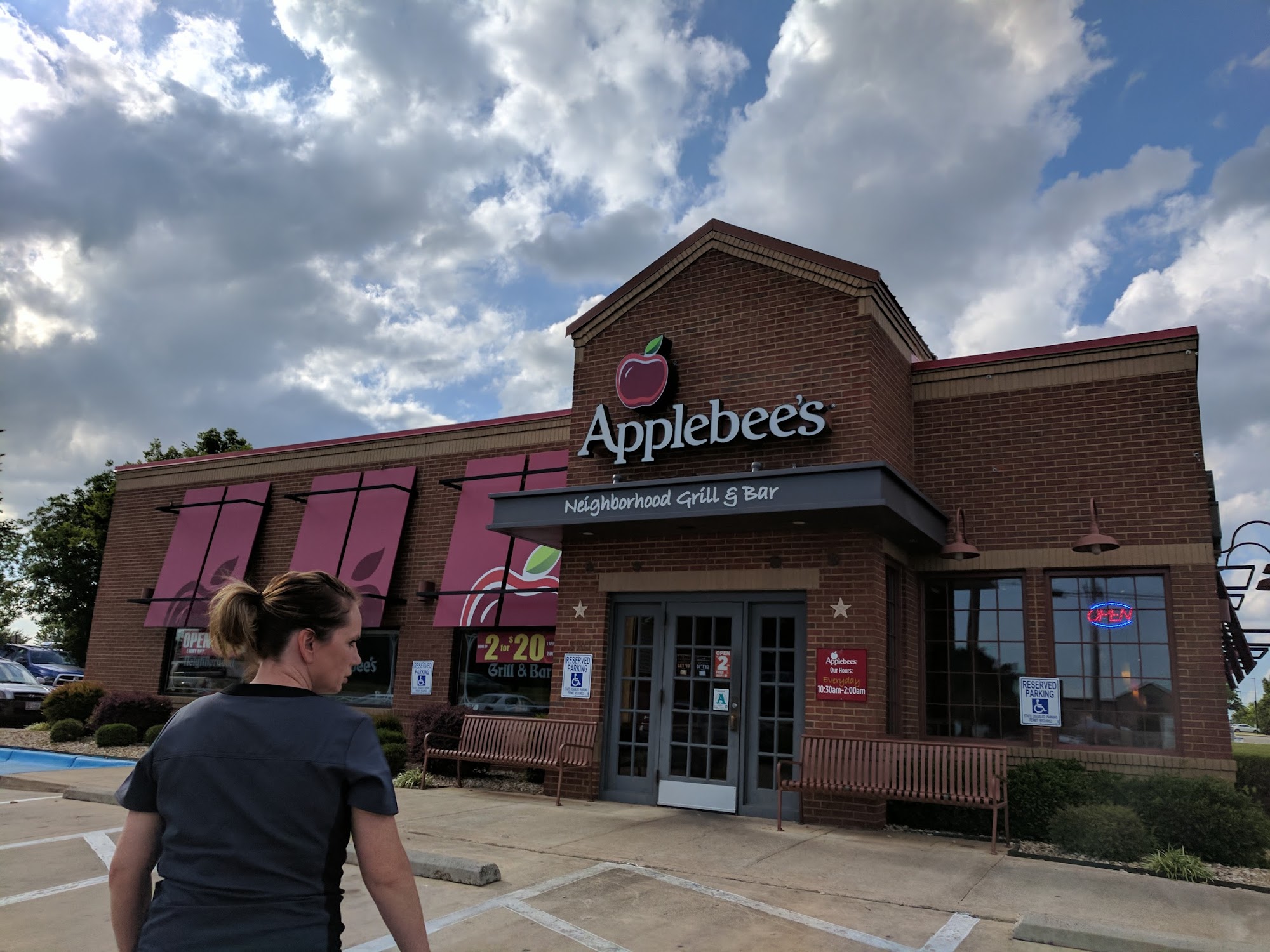 Applebee's Grill + Bar