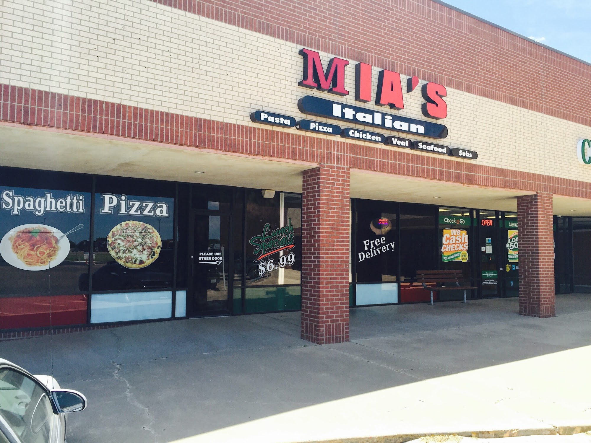 Mia's Pizzeria & Restaurant