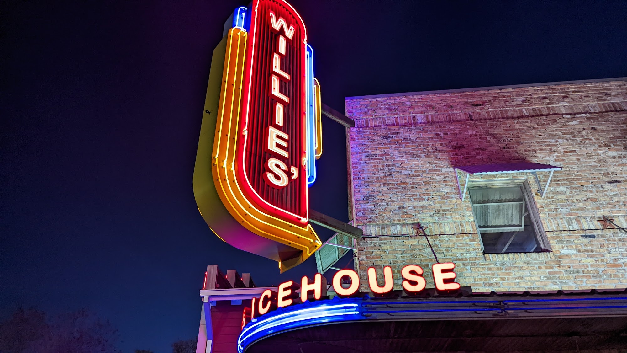 Willie's Grill & Icehouse