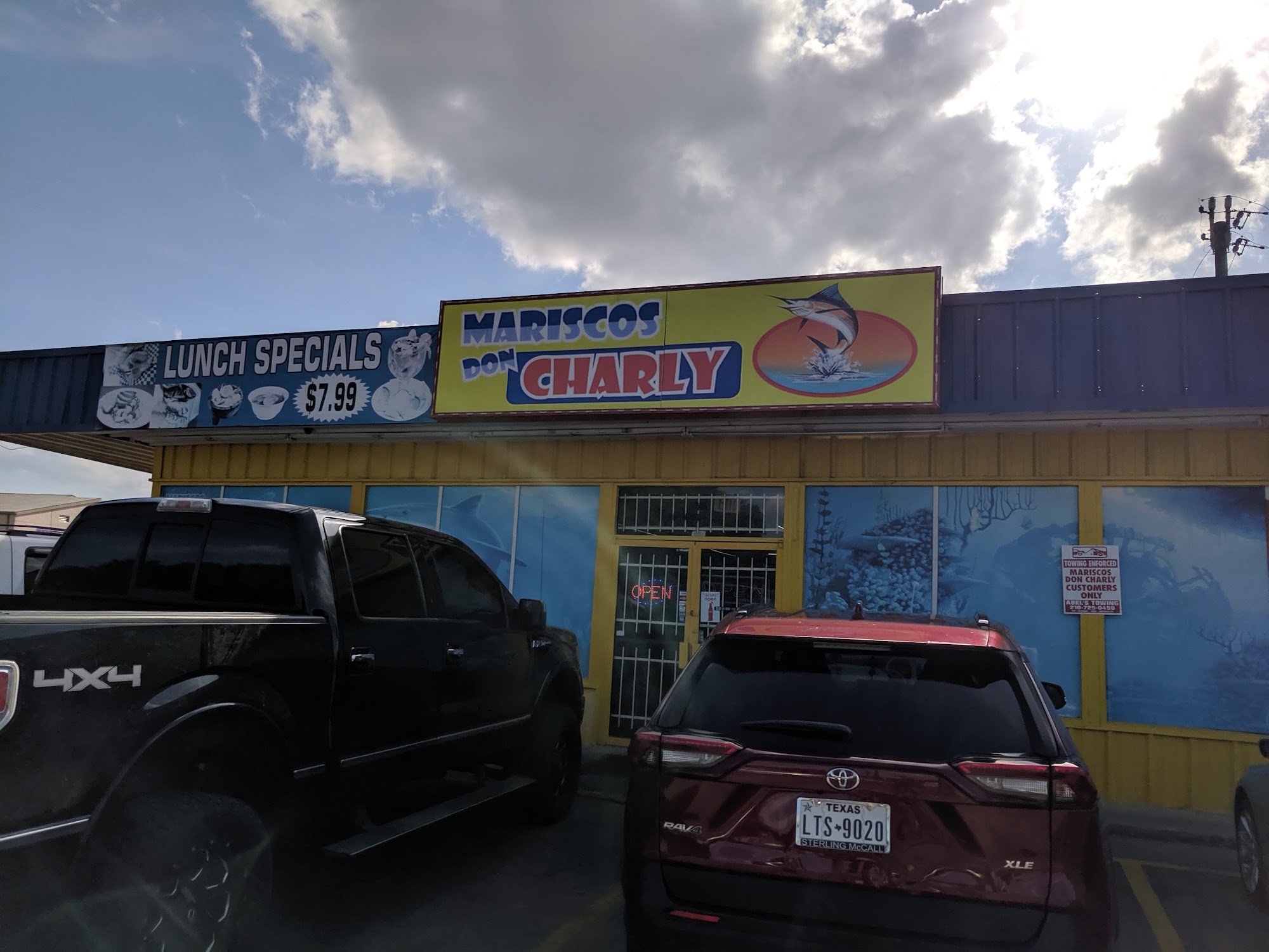 Mariscos Don Charley