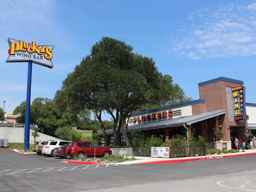 Pluckers Wing Bar