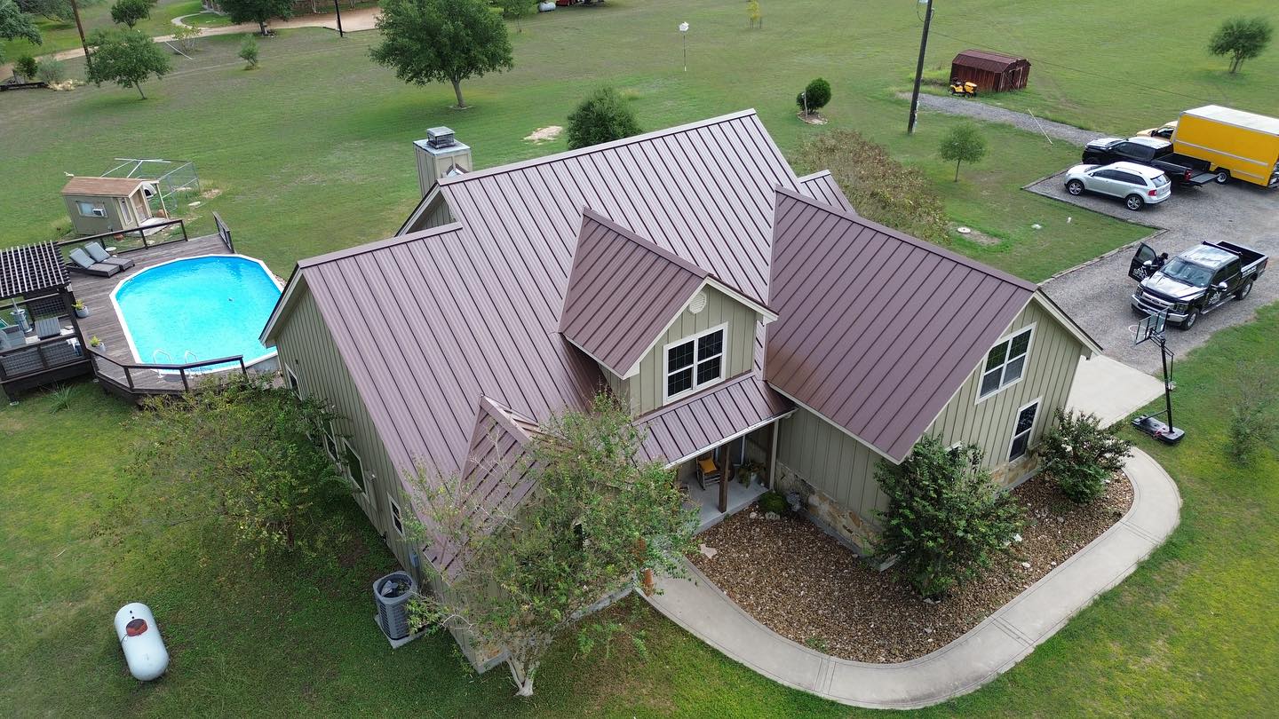 Spade Roofing and Gutters 600 NE LOOP 230 Suite C, Smithville Texas 78957