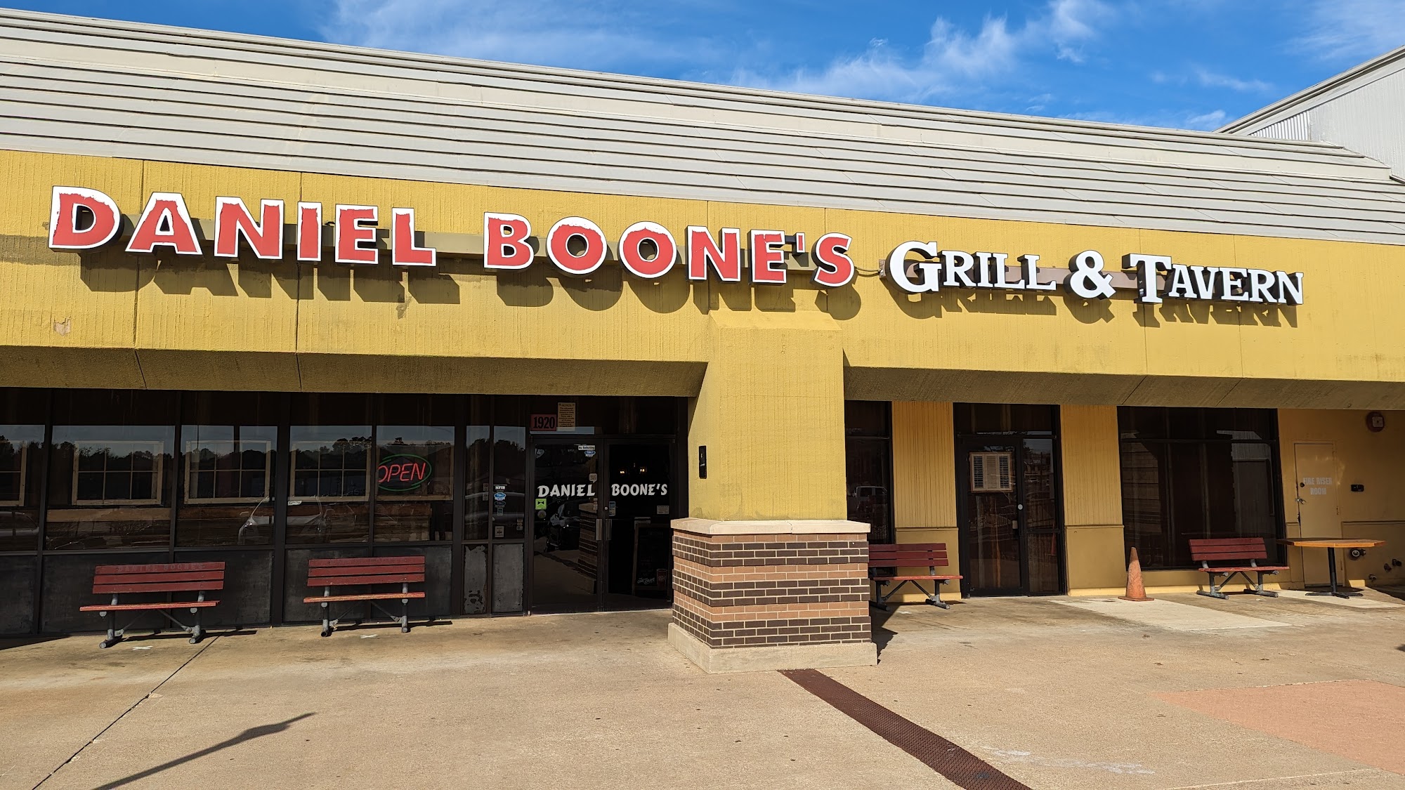 Daniel Boone's Grill & Tavern