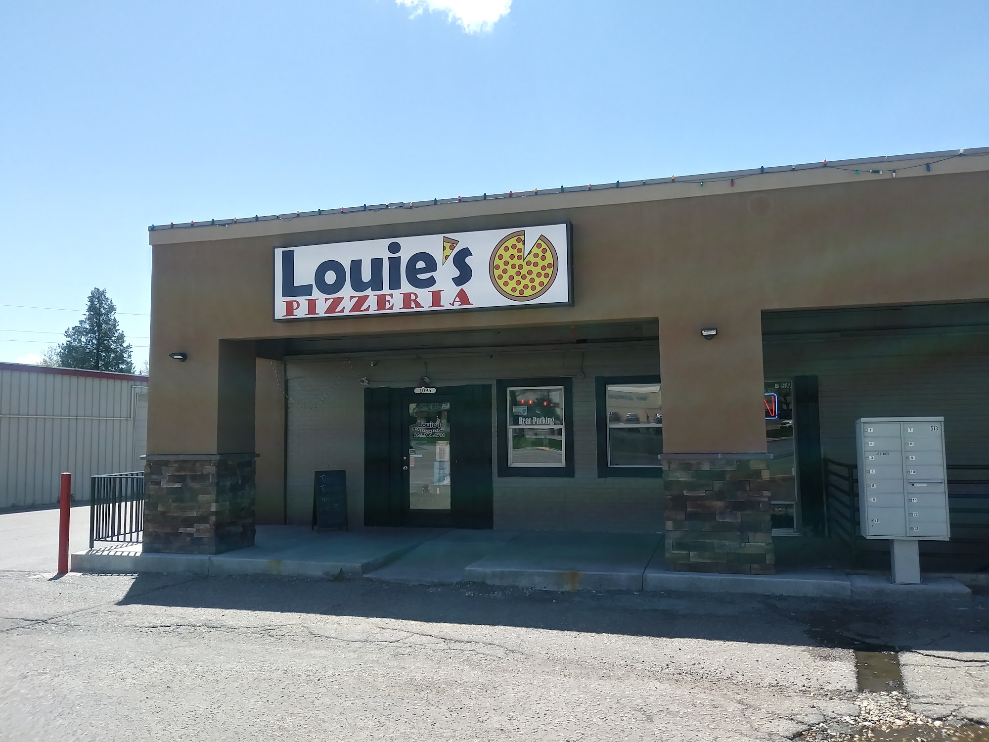 Louie's Pizzeria