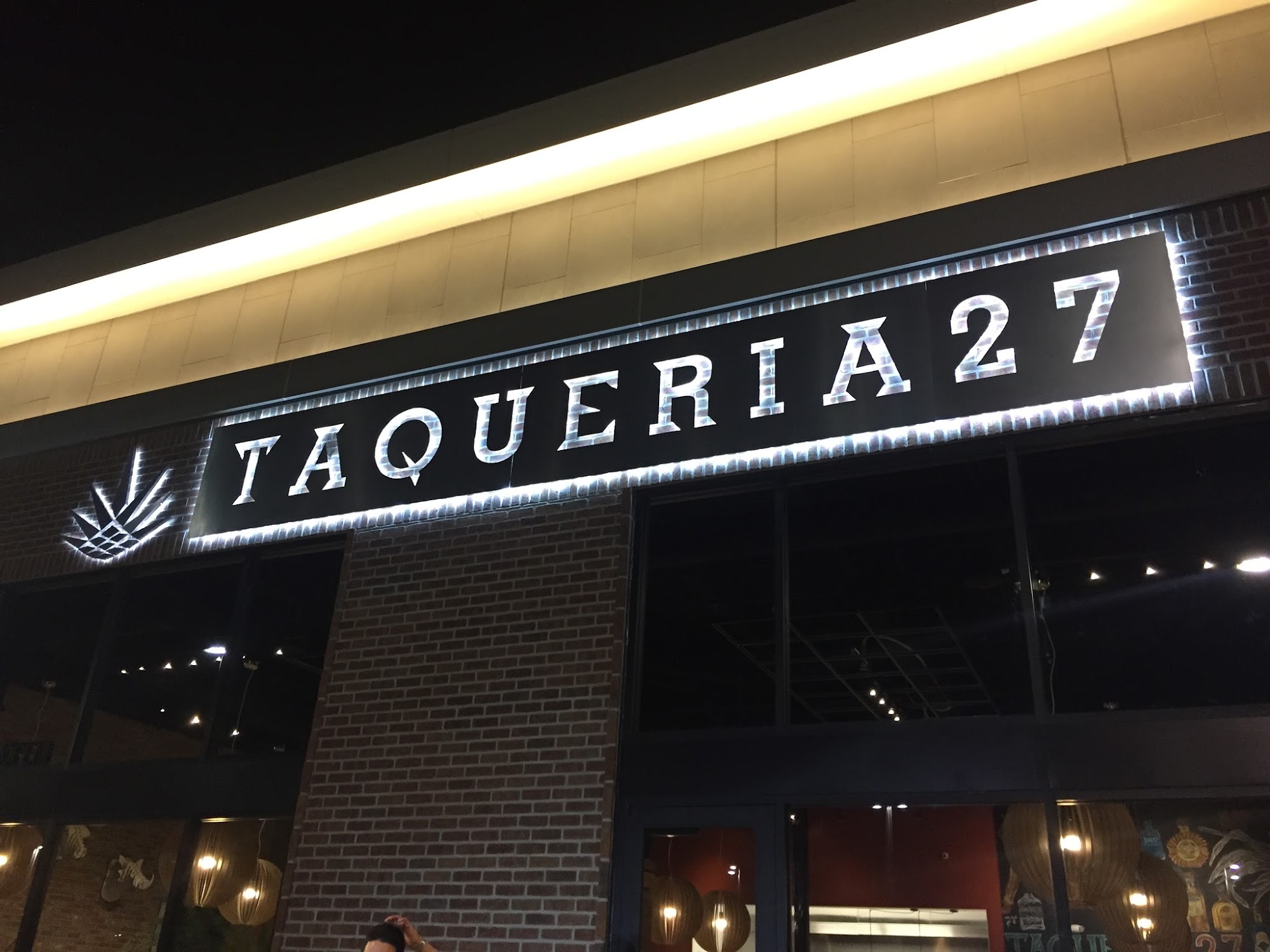 Taqueria 27 Fashion Place