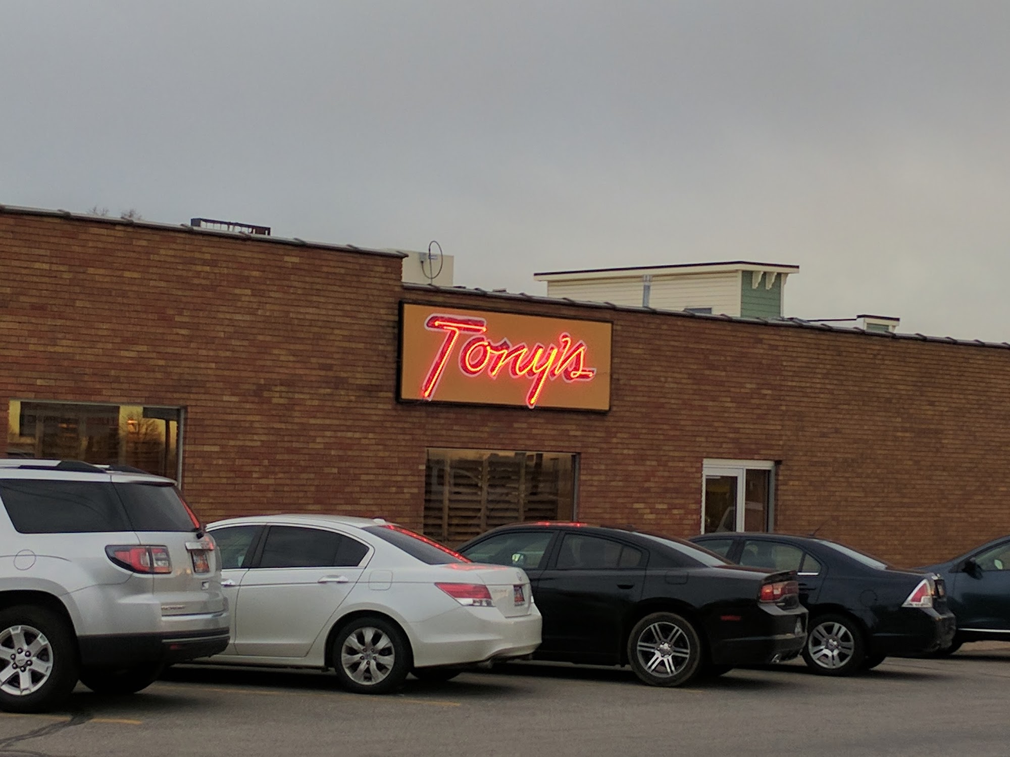 Tony's Pizza