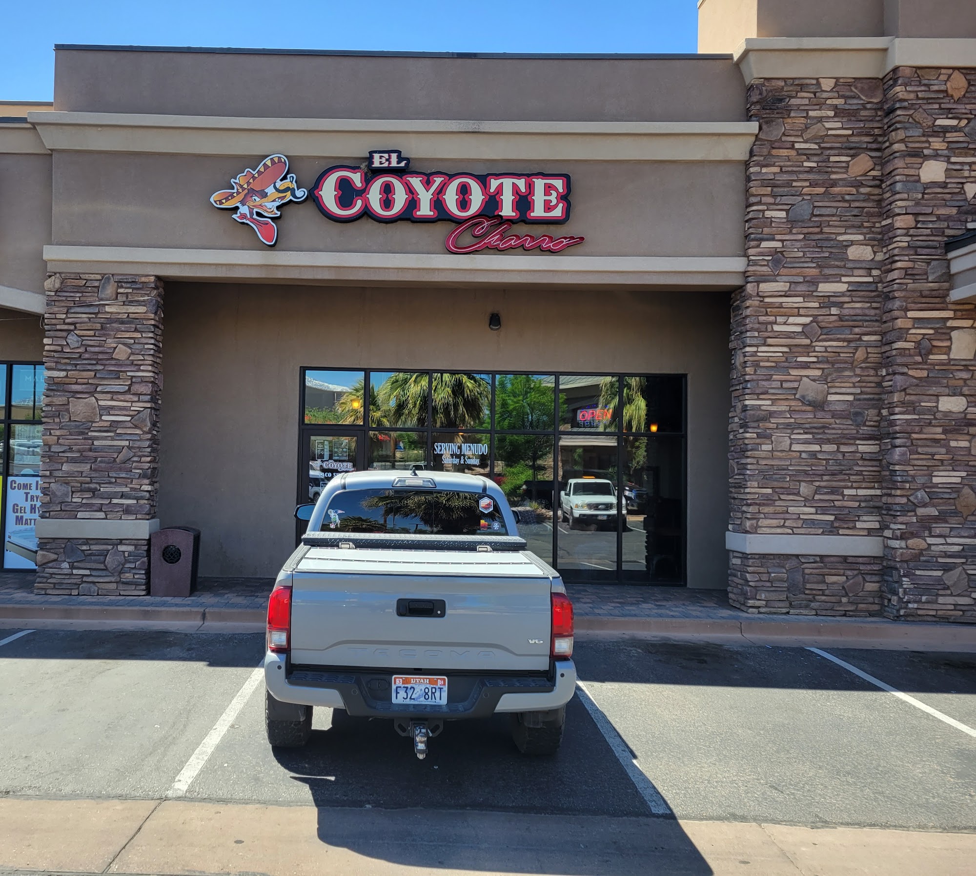 El Coyote Charro