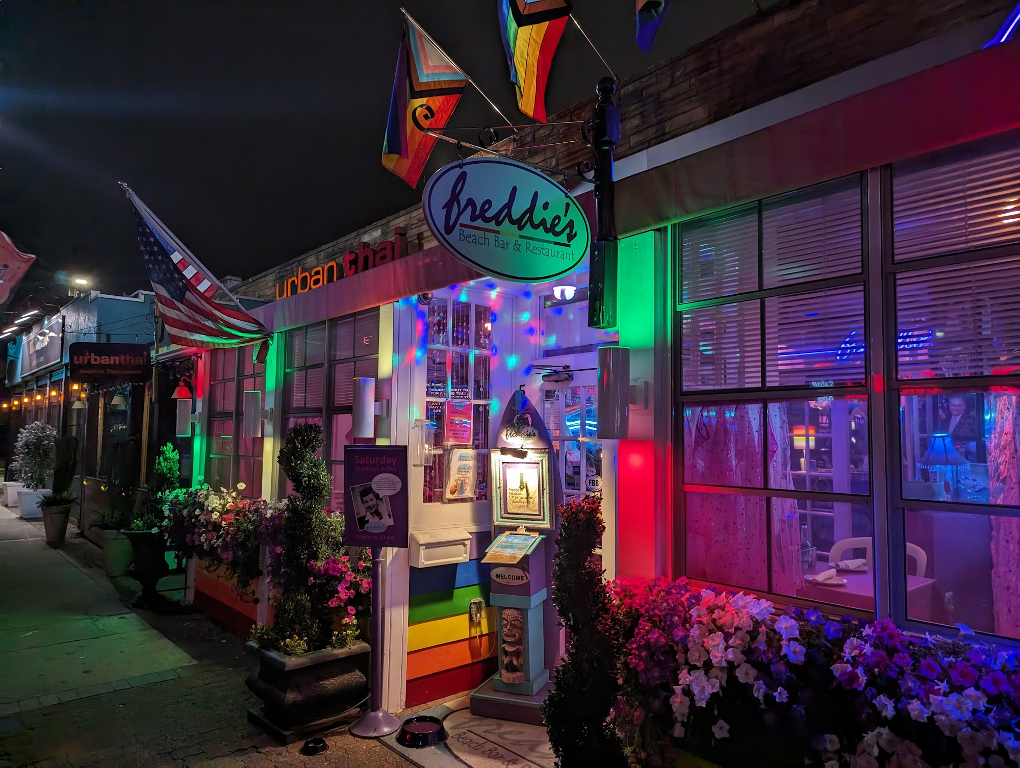 Freddie's Beach Bar & Restaurant