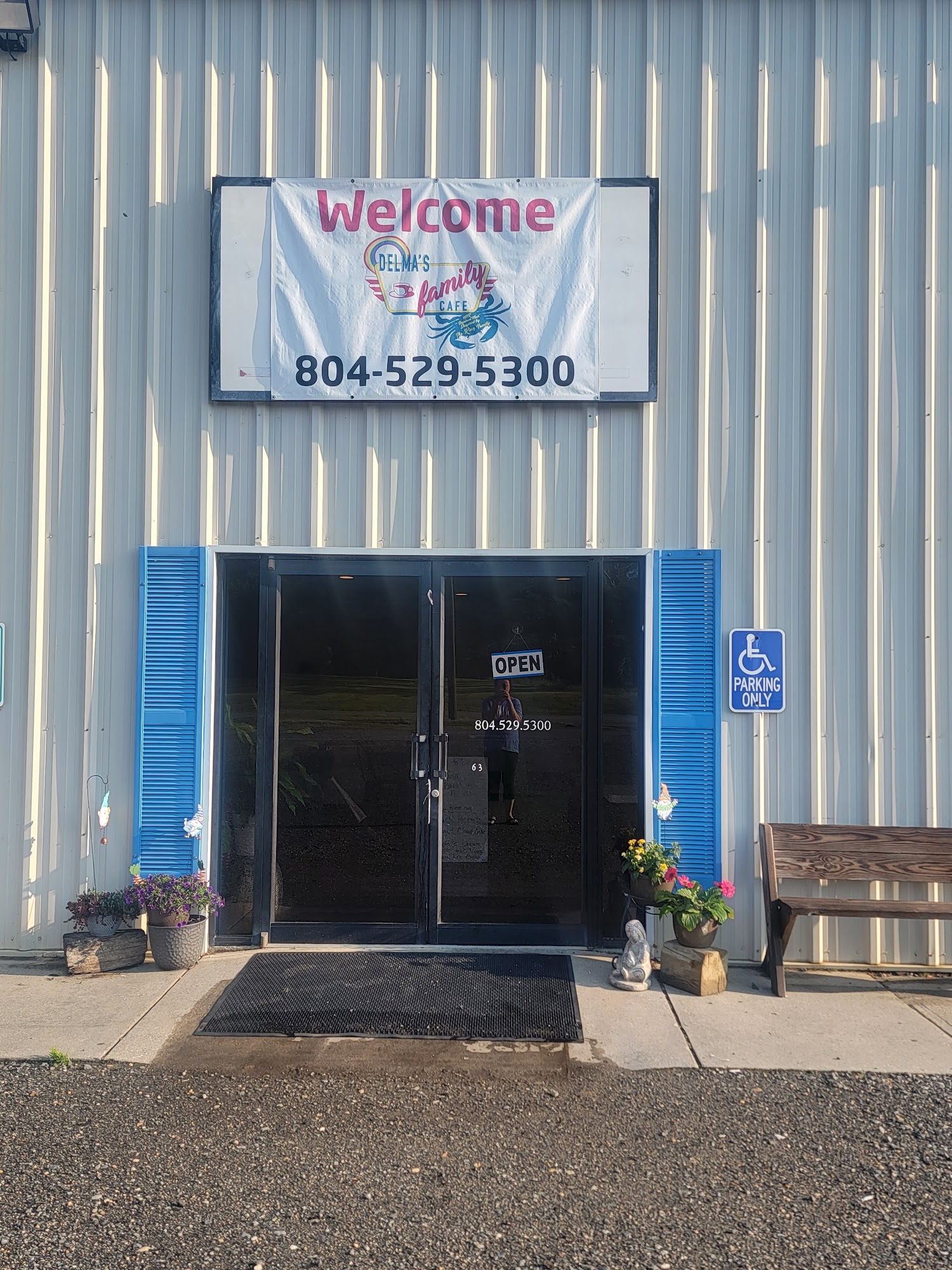 Delma's Family Cafe, Callao Menu, Reviews (45), Photos (17