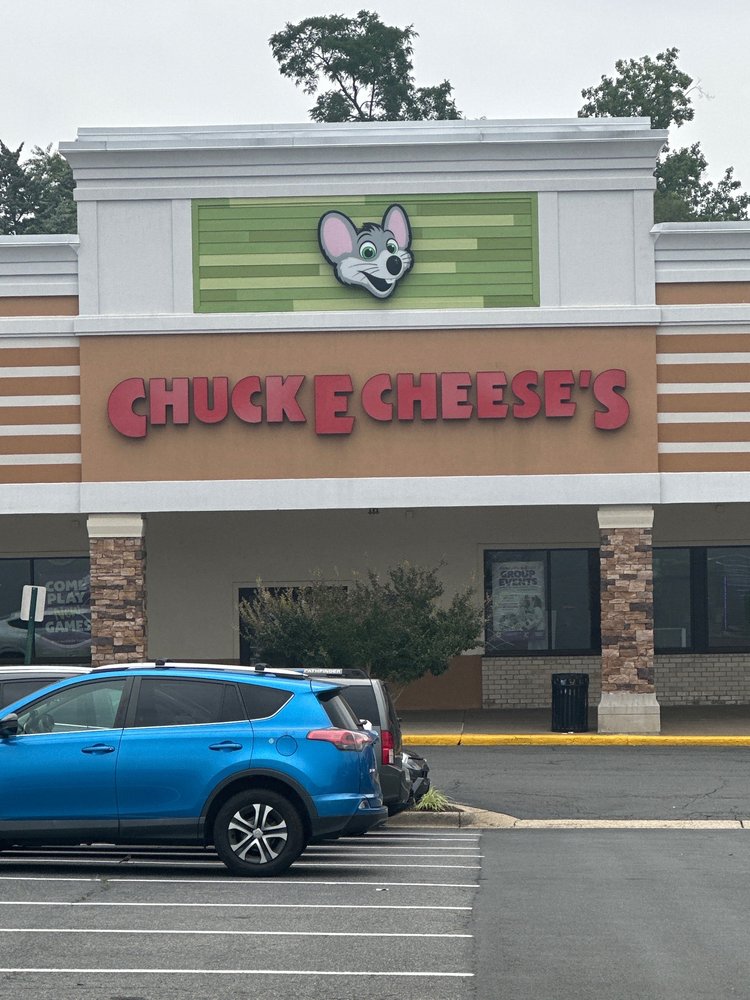 Chuck E. Cheese