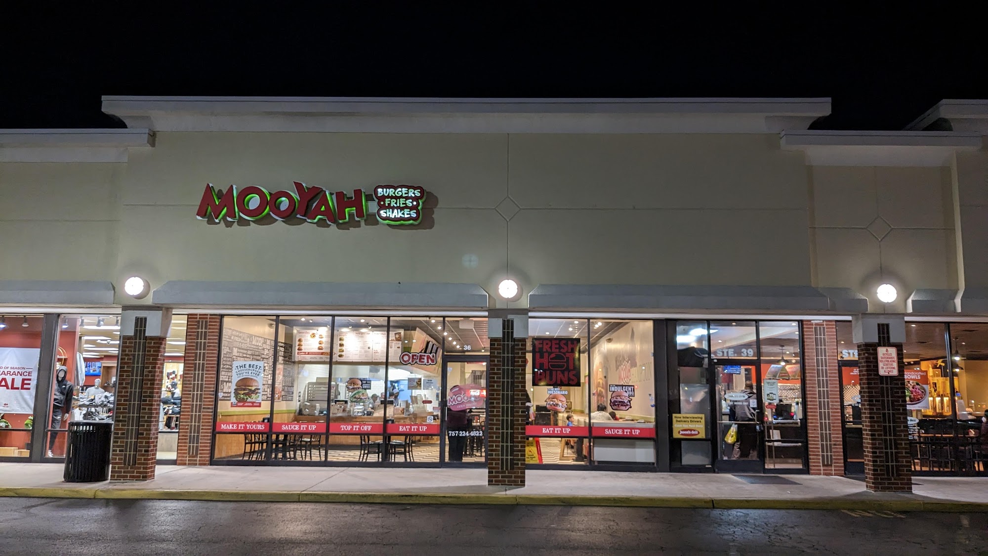 MOOYAH Burgers, Fries & Shakes