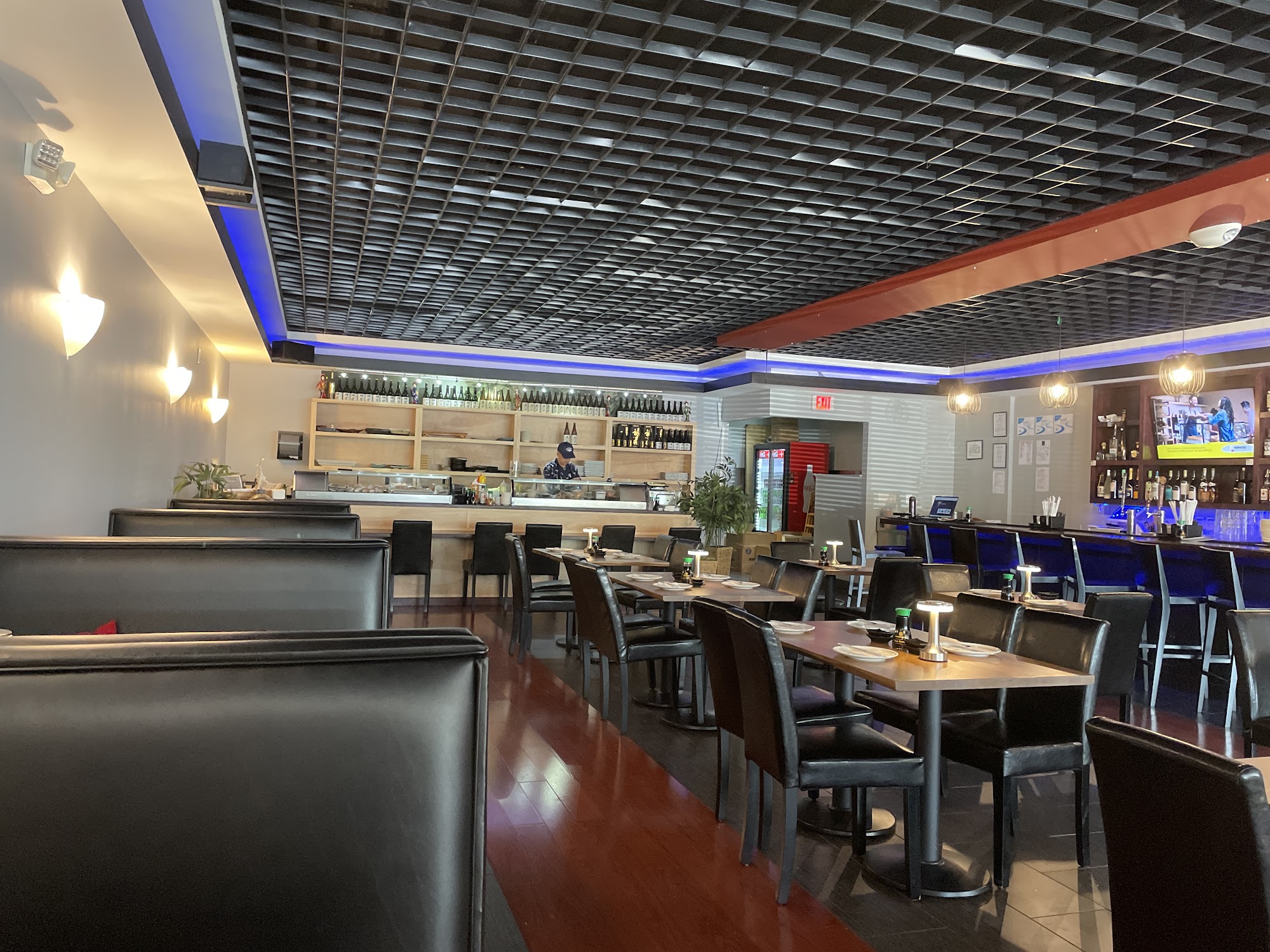 Mari Sushi Bar and Lounge