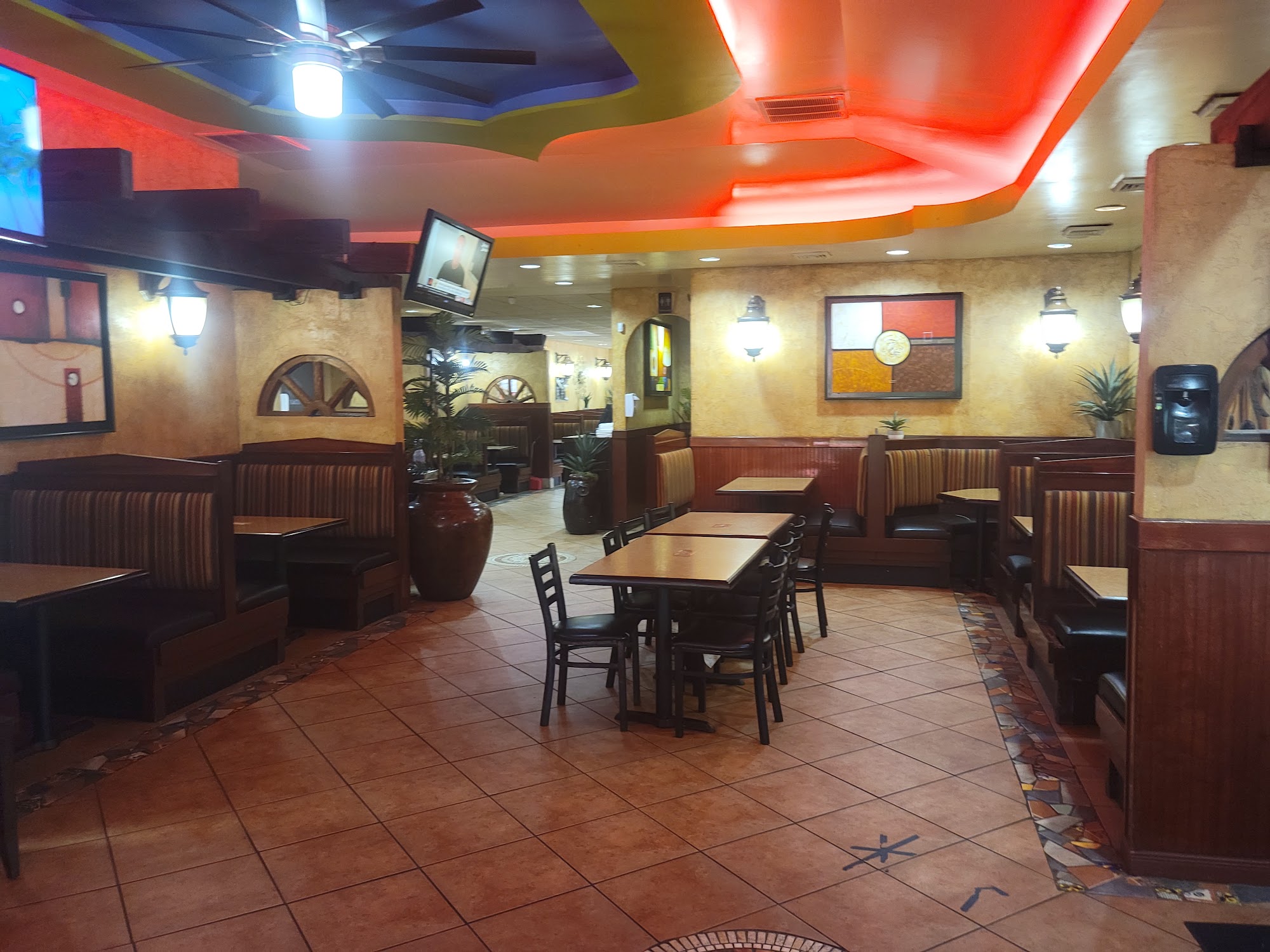 Plaza Azteca Mexican Restaurant · Suffolk