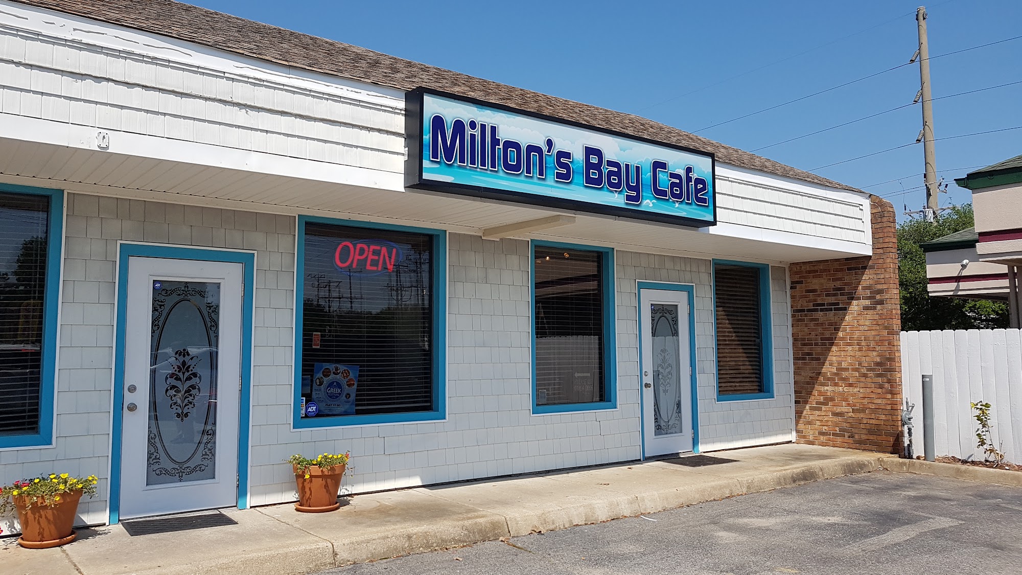 Milton's Bay Cafe