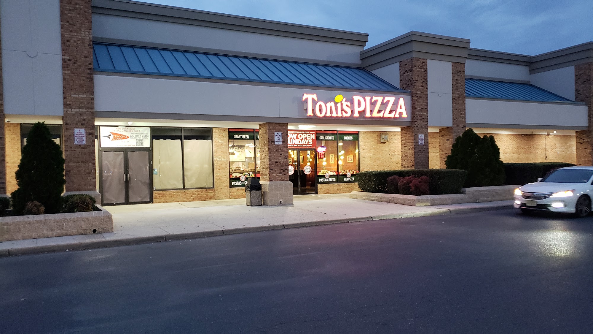 Toni's Pizza House