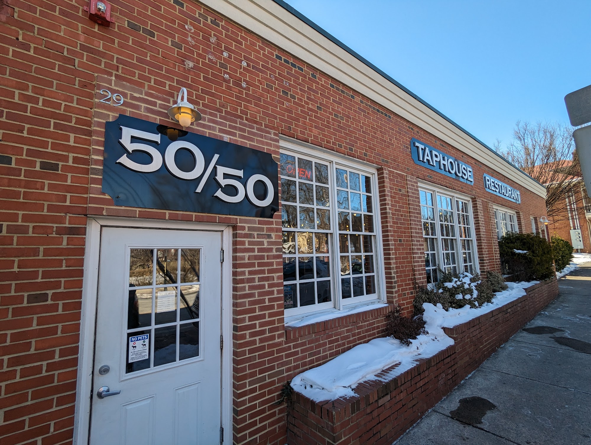 50/50 Taphouse